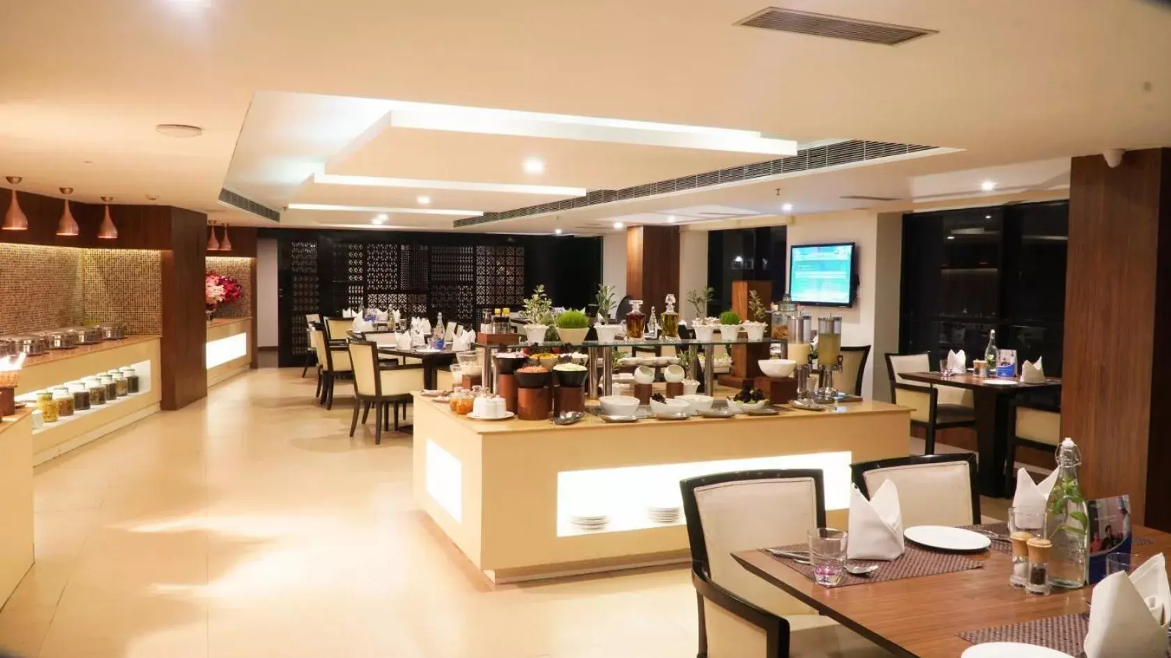 Restaurant/Places to Eat in Le Lac Sarovar Portico- Ranchi