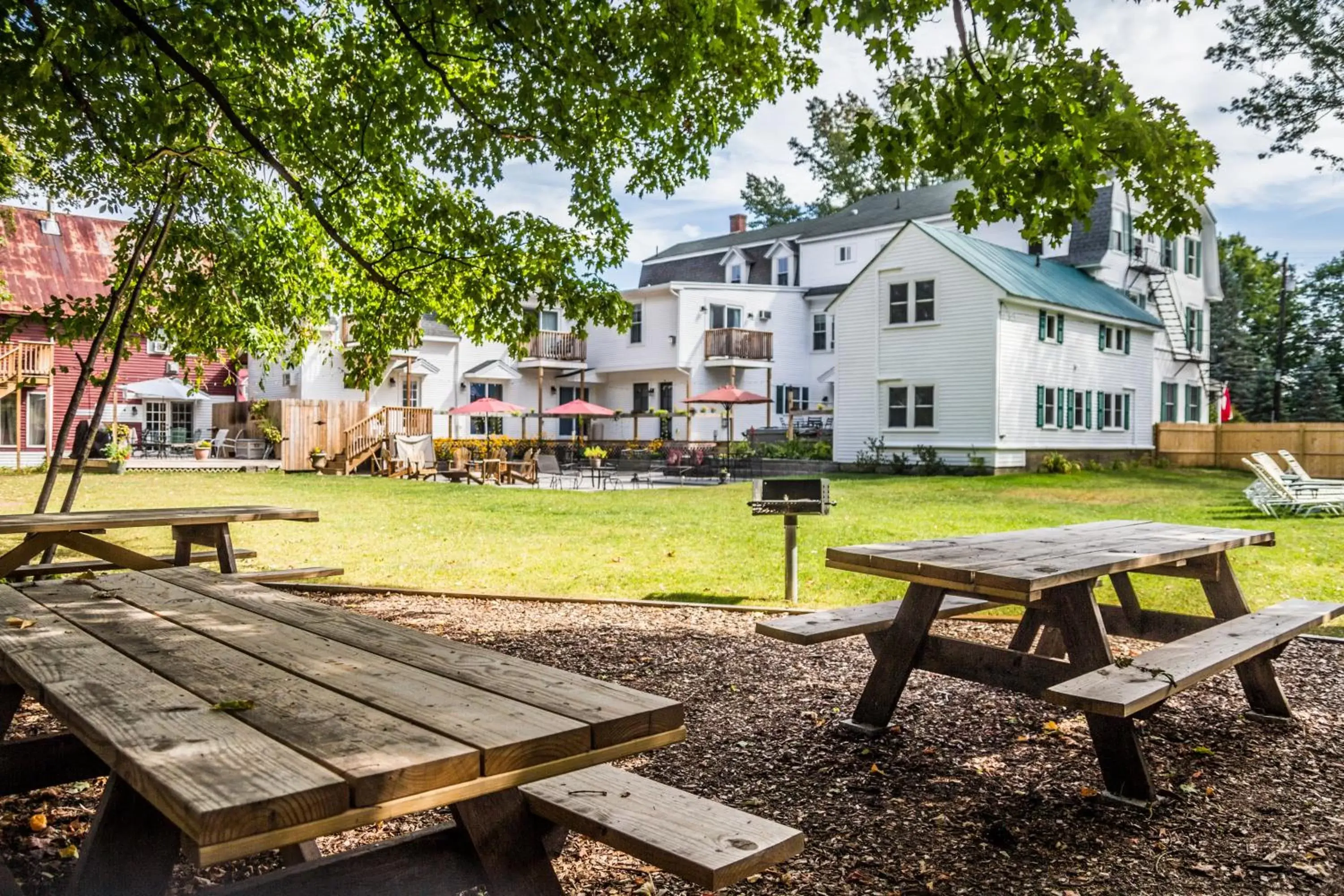 BBQ facilities, Property Building in Cranmore Inn and Suites, a North Conway boutique hotel