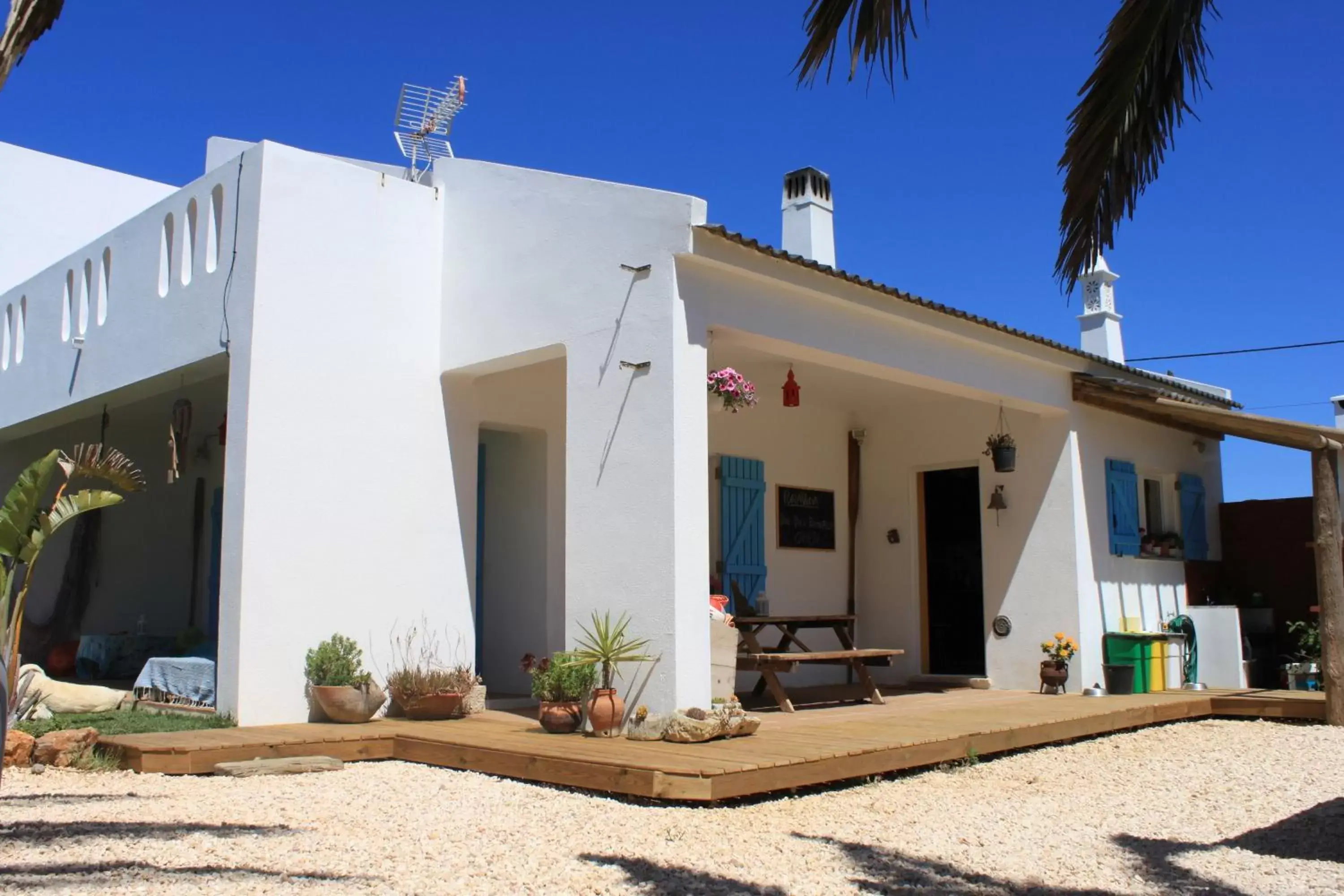 Facade/entrance, Property Building in PuraVida Divehouse