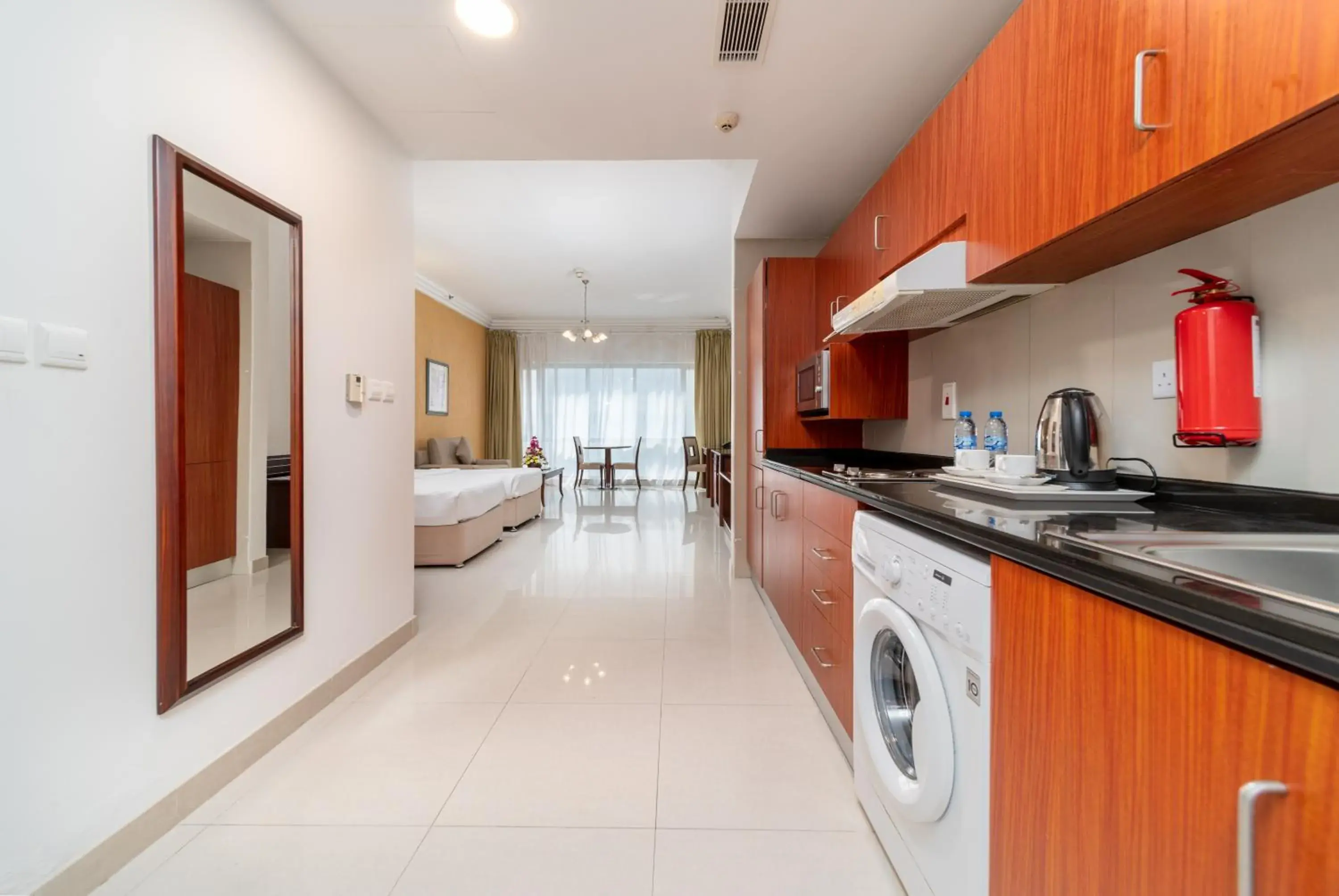 Photo of the whole room, Kitchen/Kitchenette in Star Metro Deira Hotel Apartments