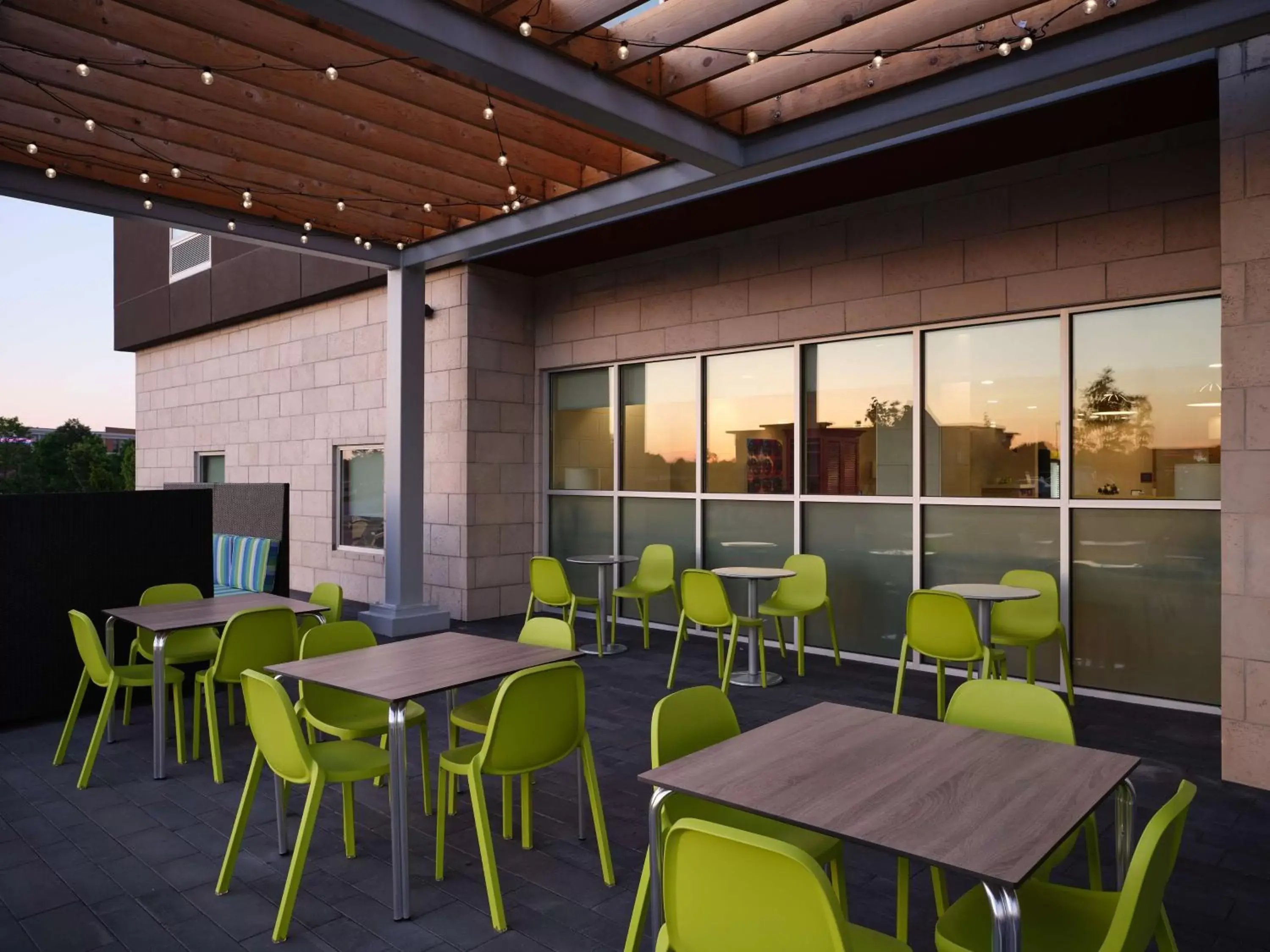 Patio, Restaurant/Places to Eat in Home2 Suites By Hilton Fishers Indianapolis Northeast