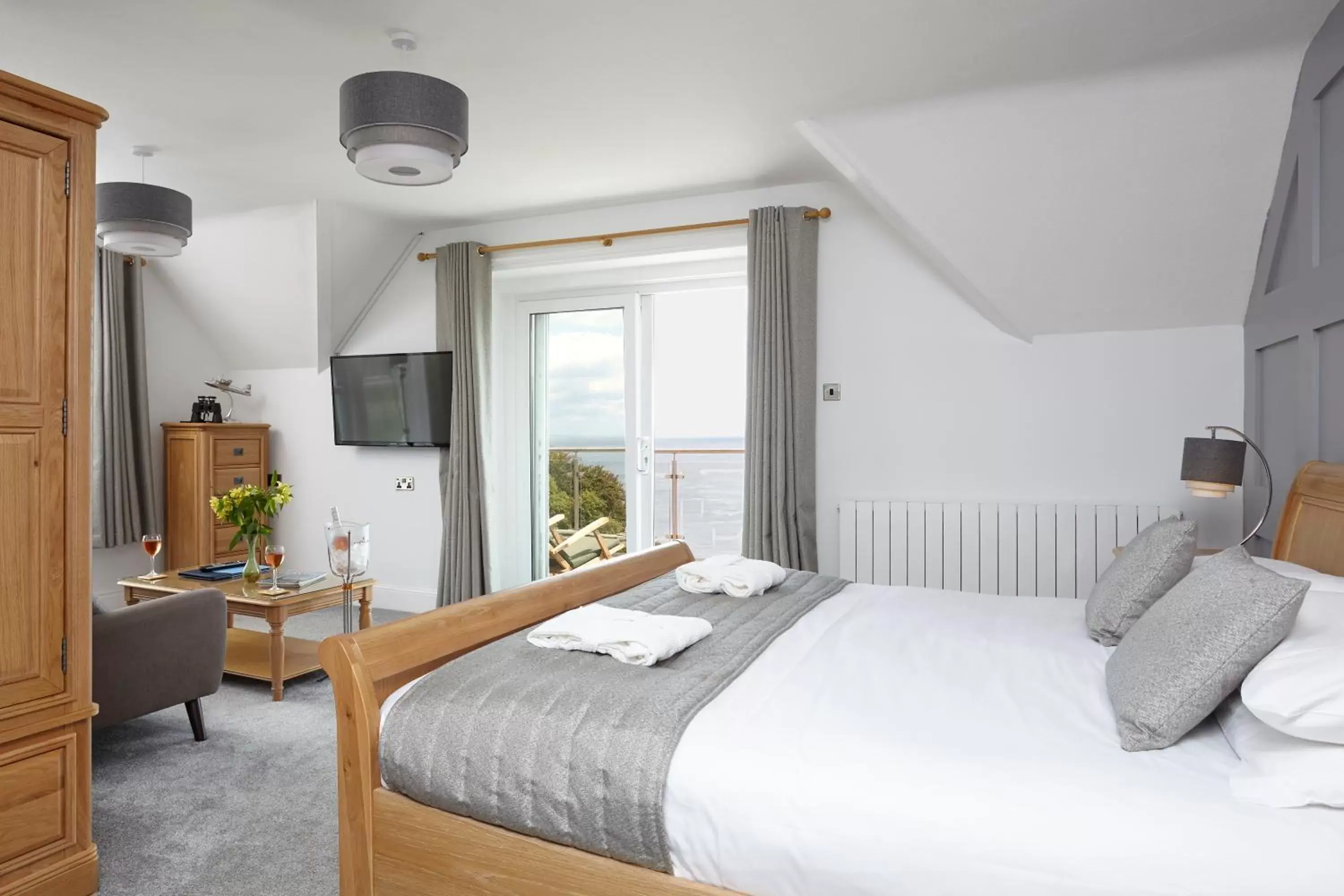 Bed in Luccombe Hall Hotel Bed in Luccombe Hall Hotel