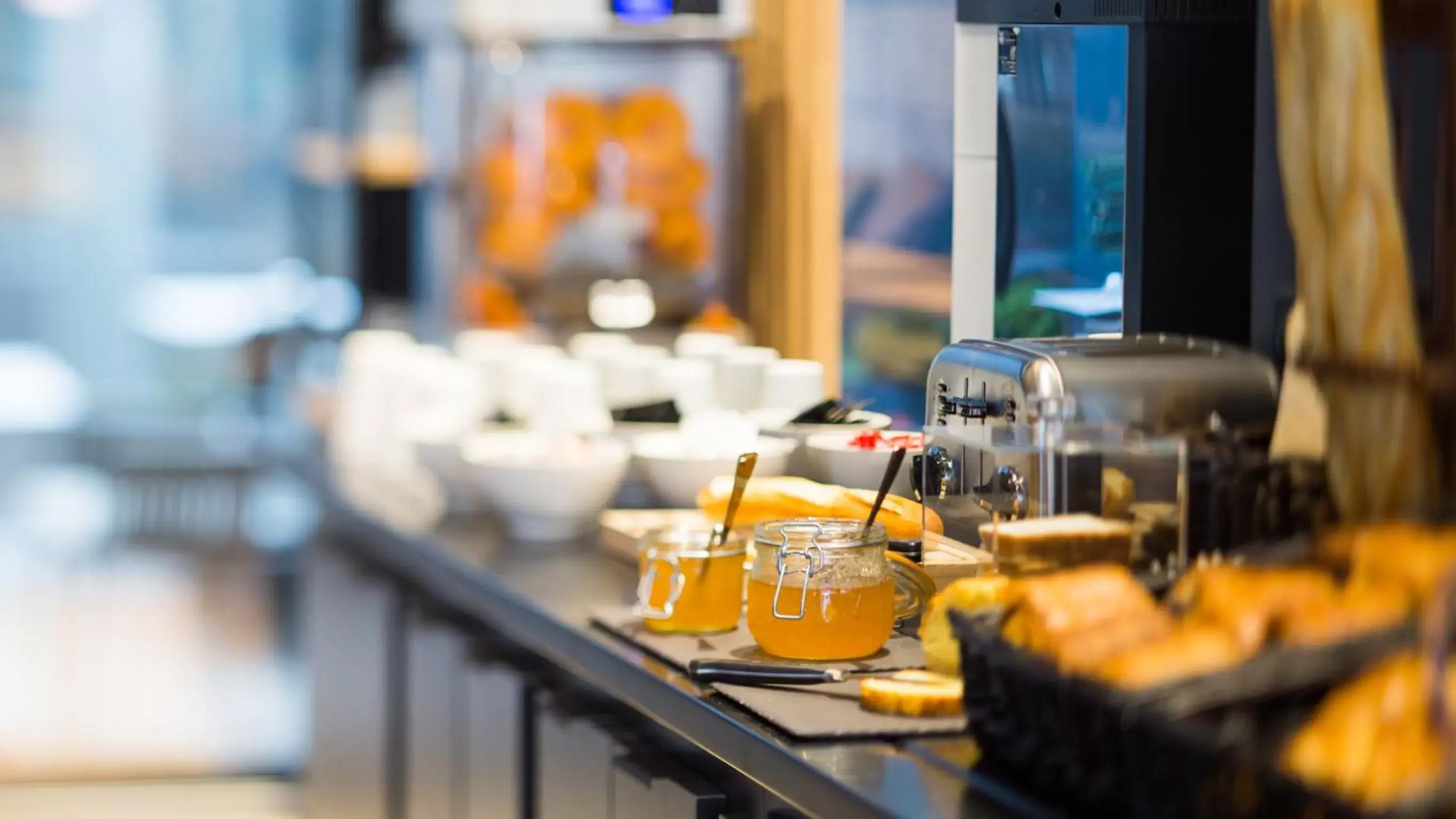 Buffet breakfast in Campanile Rennes Centre - Gare