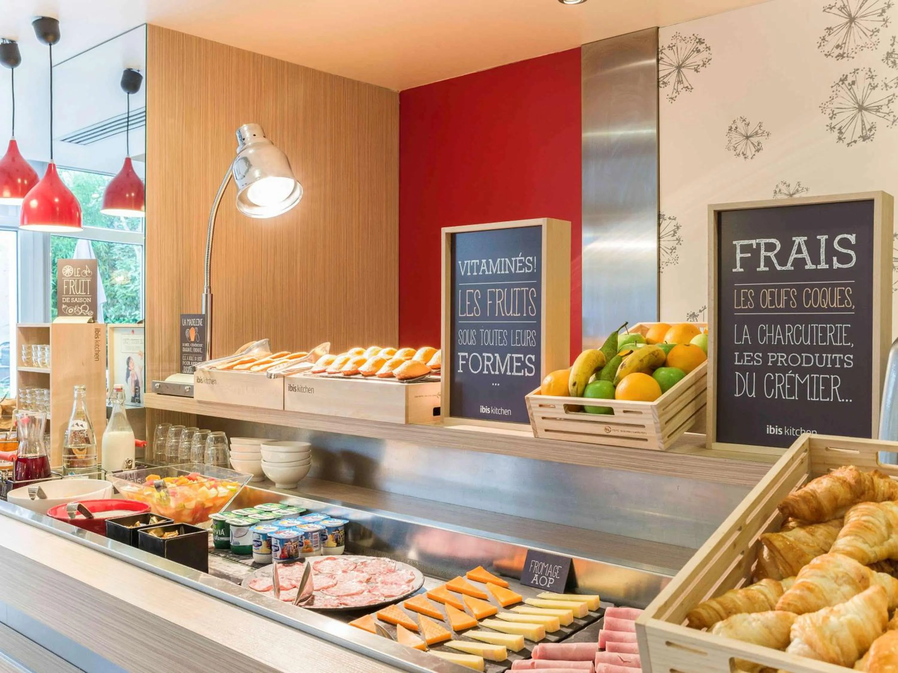 Restaurant/places to eat in ibis Paris Vanves Parc des Expositions