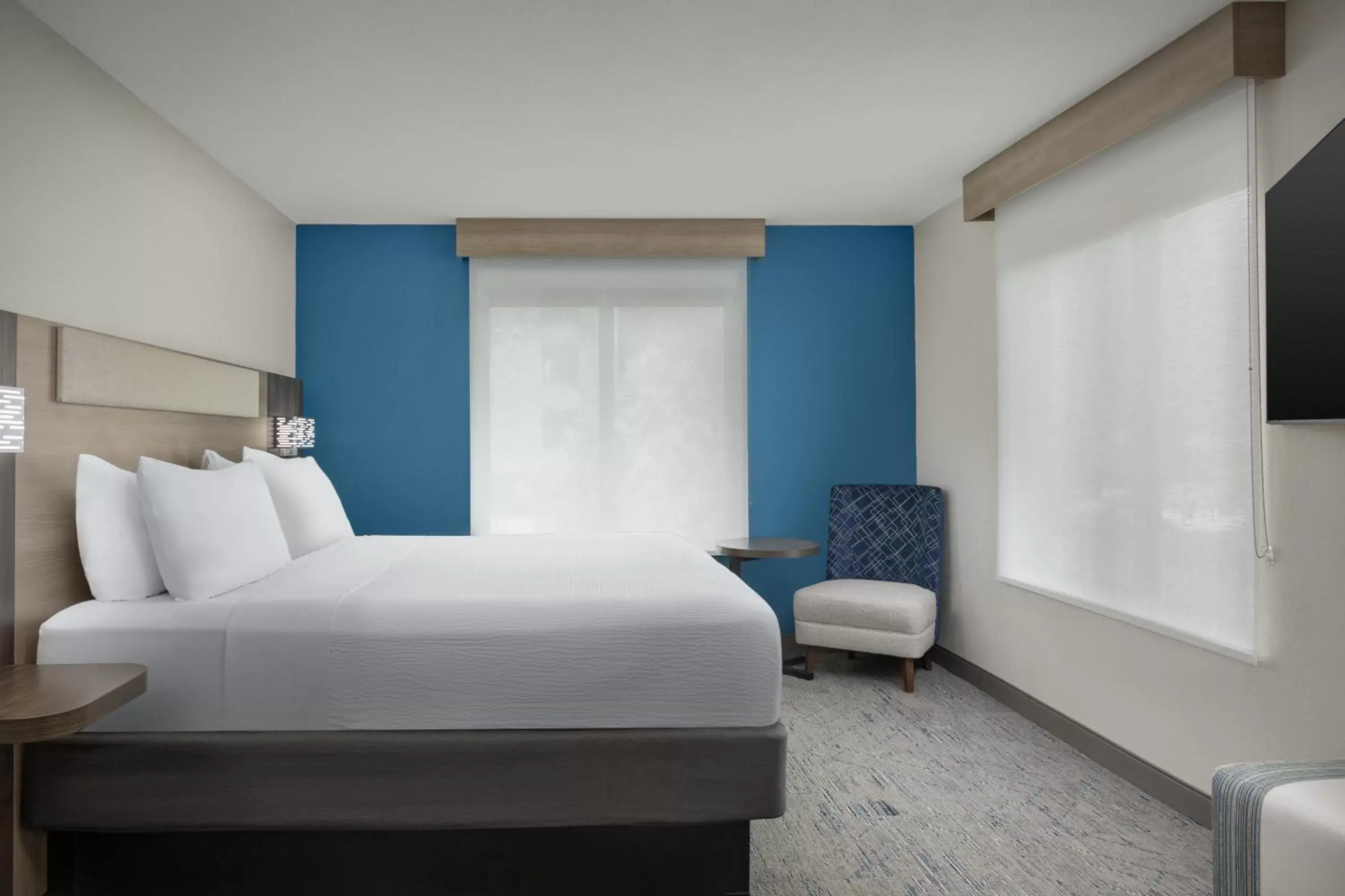 Bedroom, Bed in Holiday Inn Express & Suites Superior, an IHG Hotel