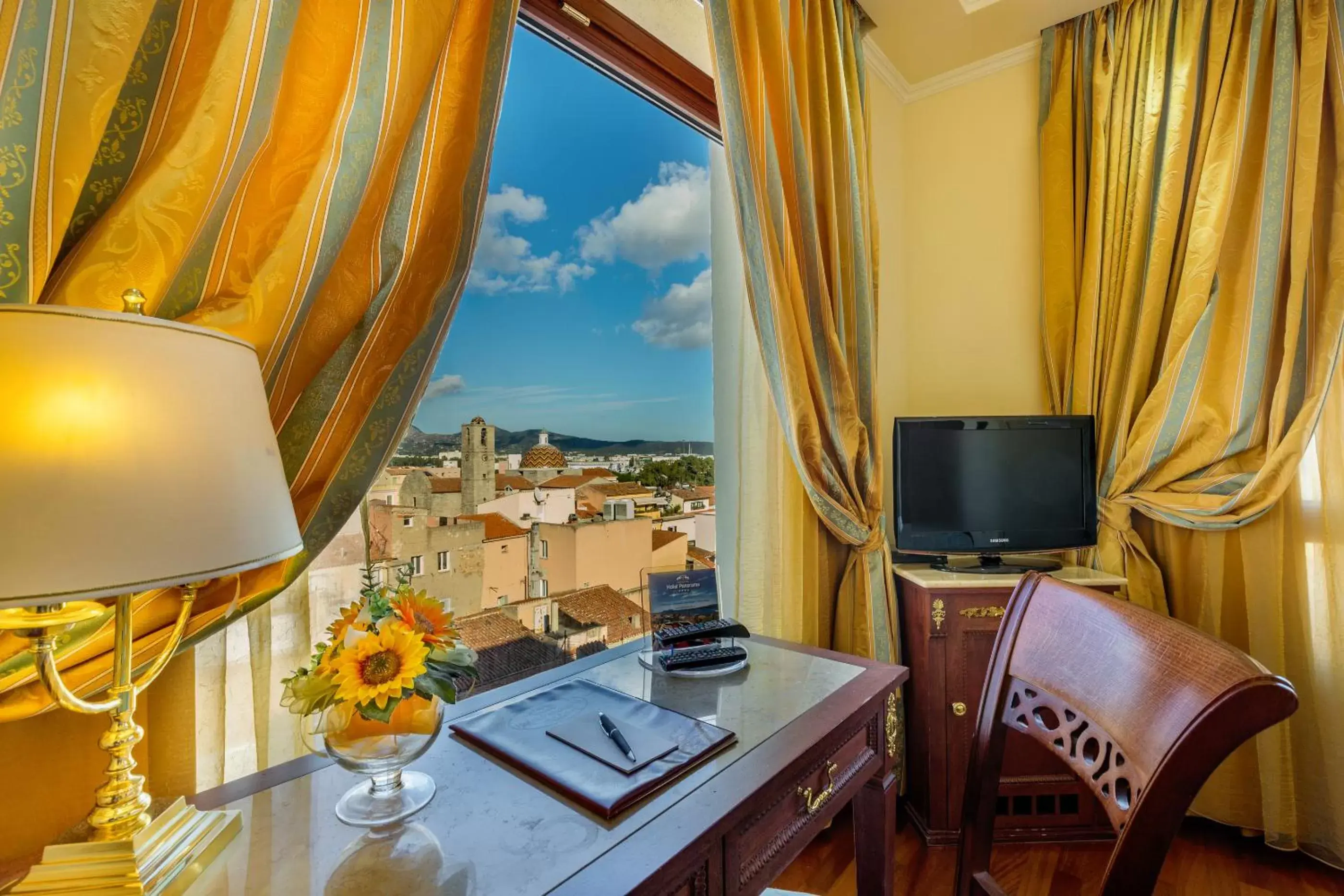 Photo of the whole room, TV/Entertainment Center in Hotel Panorama