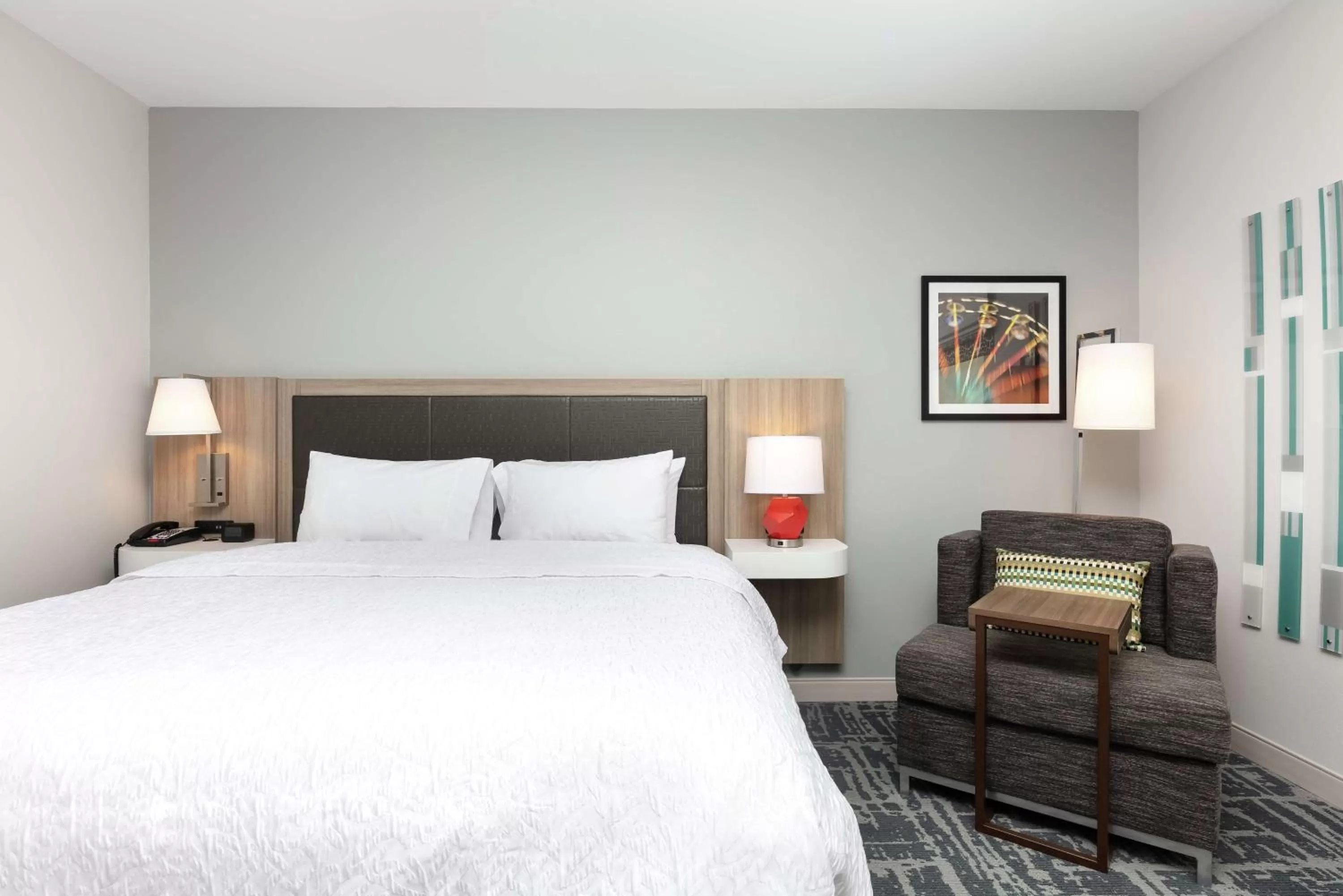 Bed in Hampton Inn Acworth