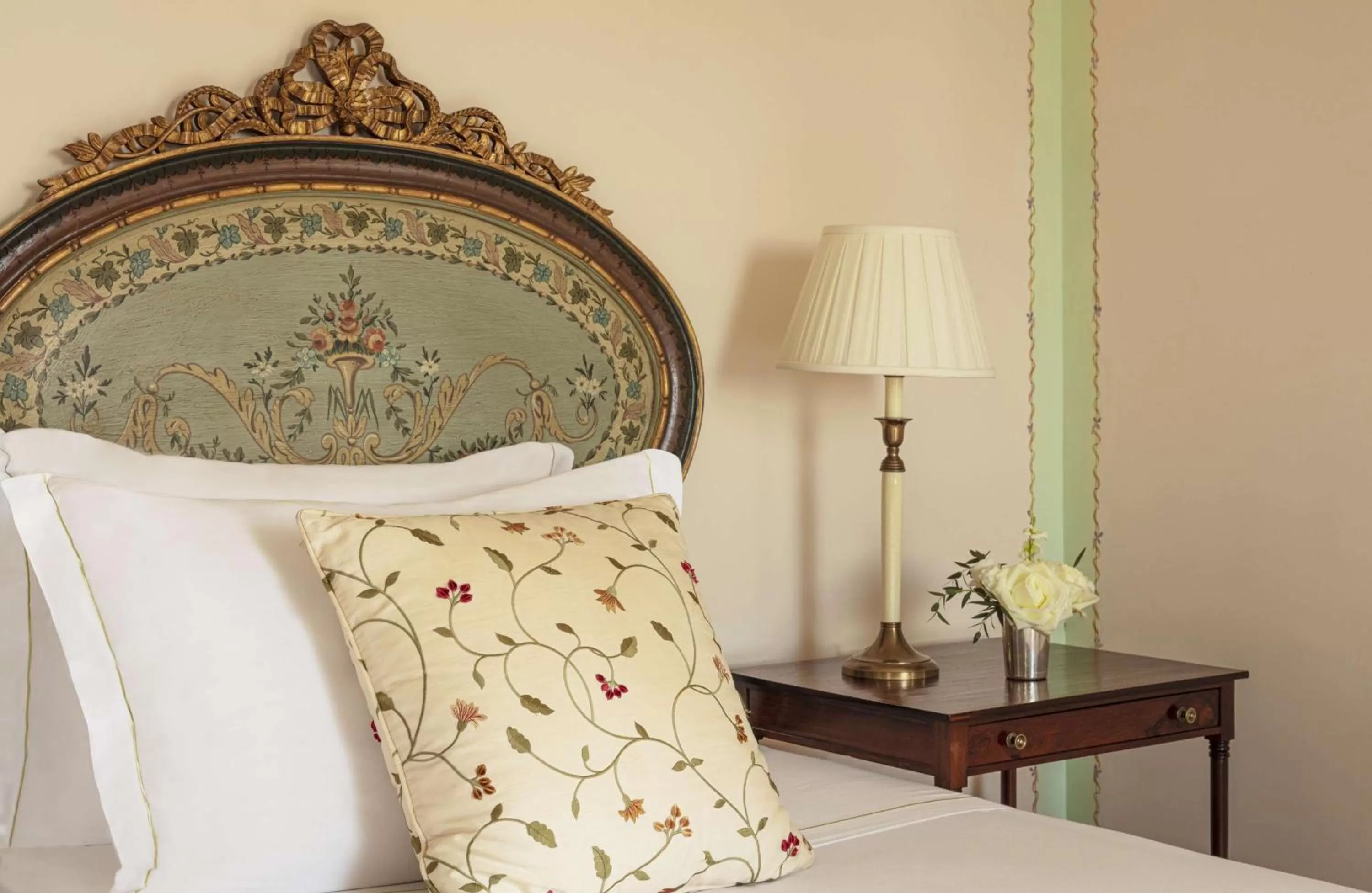 Bedroom, Bed in Valverde Sintra Palácio de Seteais - The Leading Hotels of the World