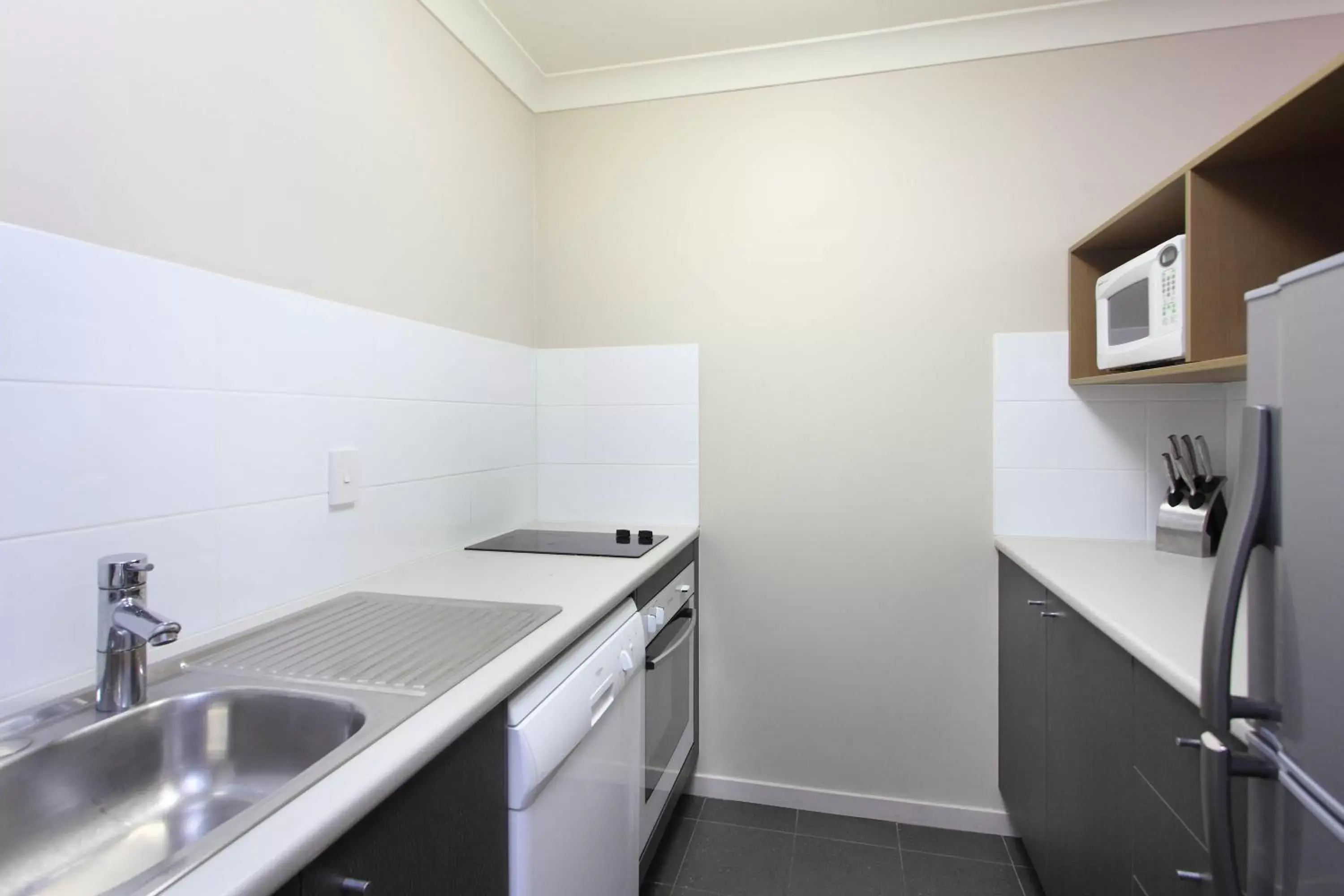 Kitchen or kitchenette, Kitchen/Kitchenette in Brisbane International Virginia