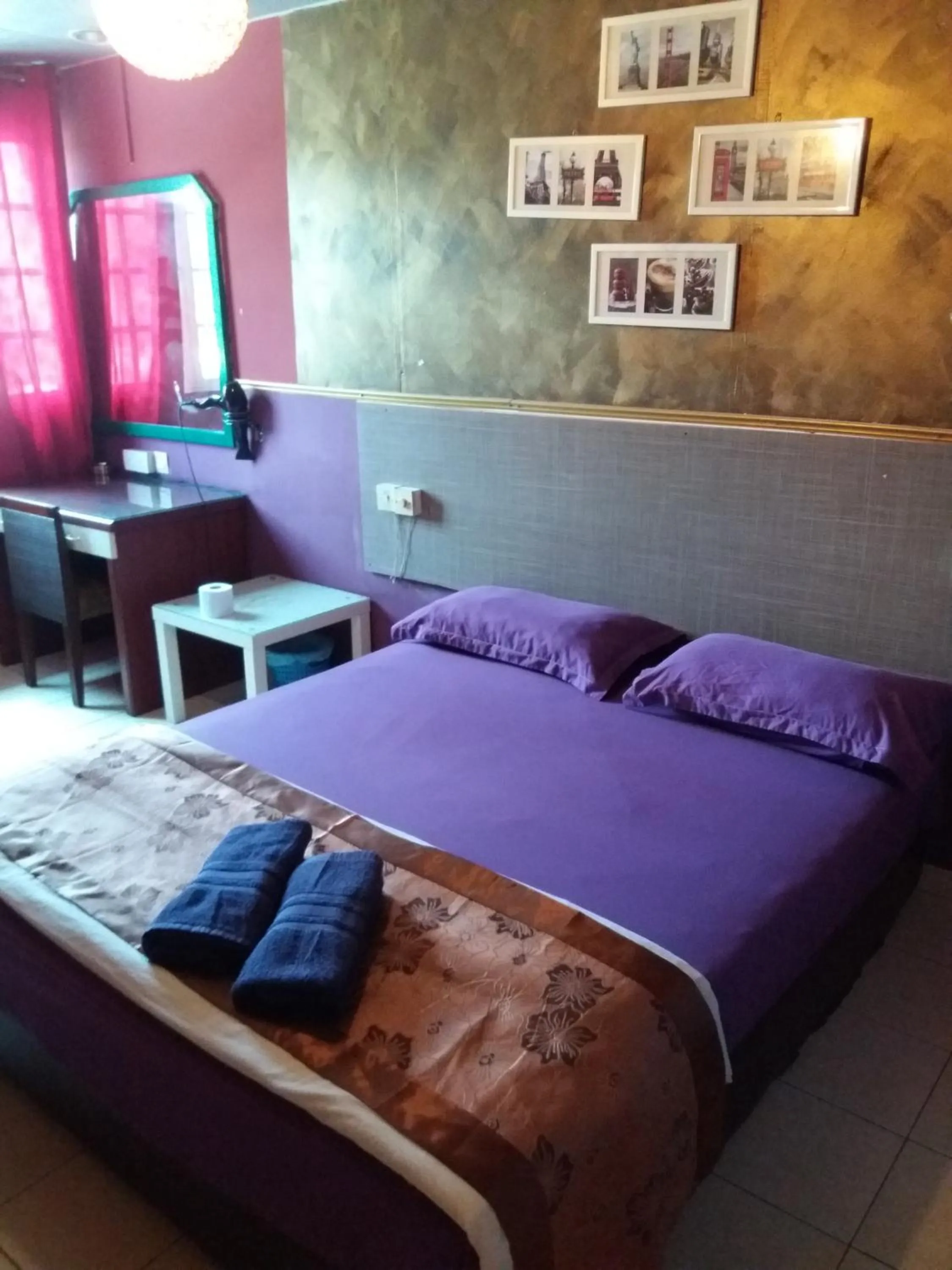 Bedroom, Bed in City Inn Hotel