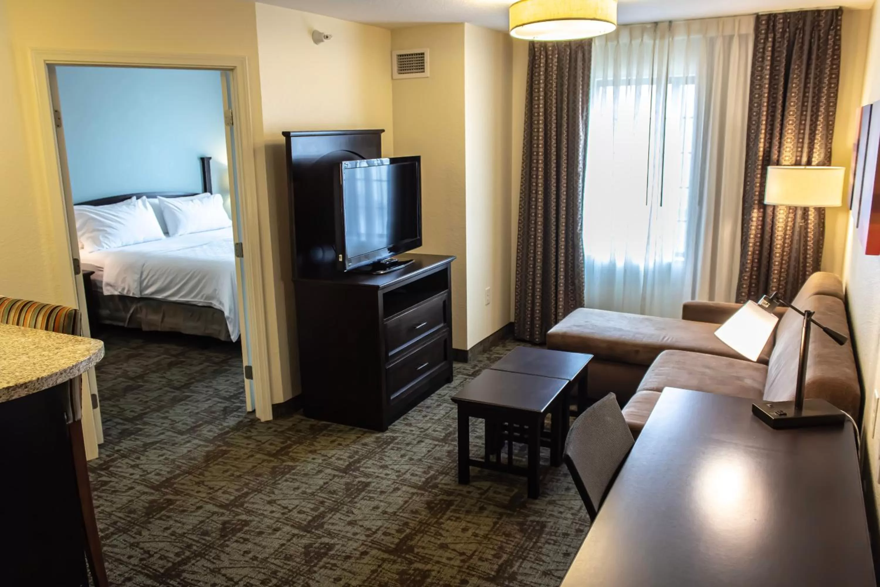 TV and multimedia, Bed in Staybridge Suites Minot by IHG
