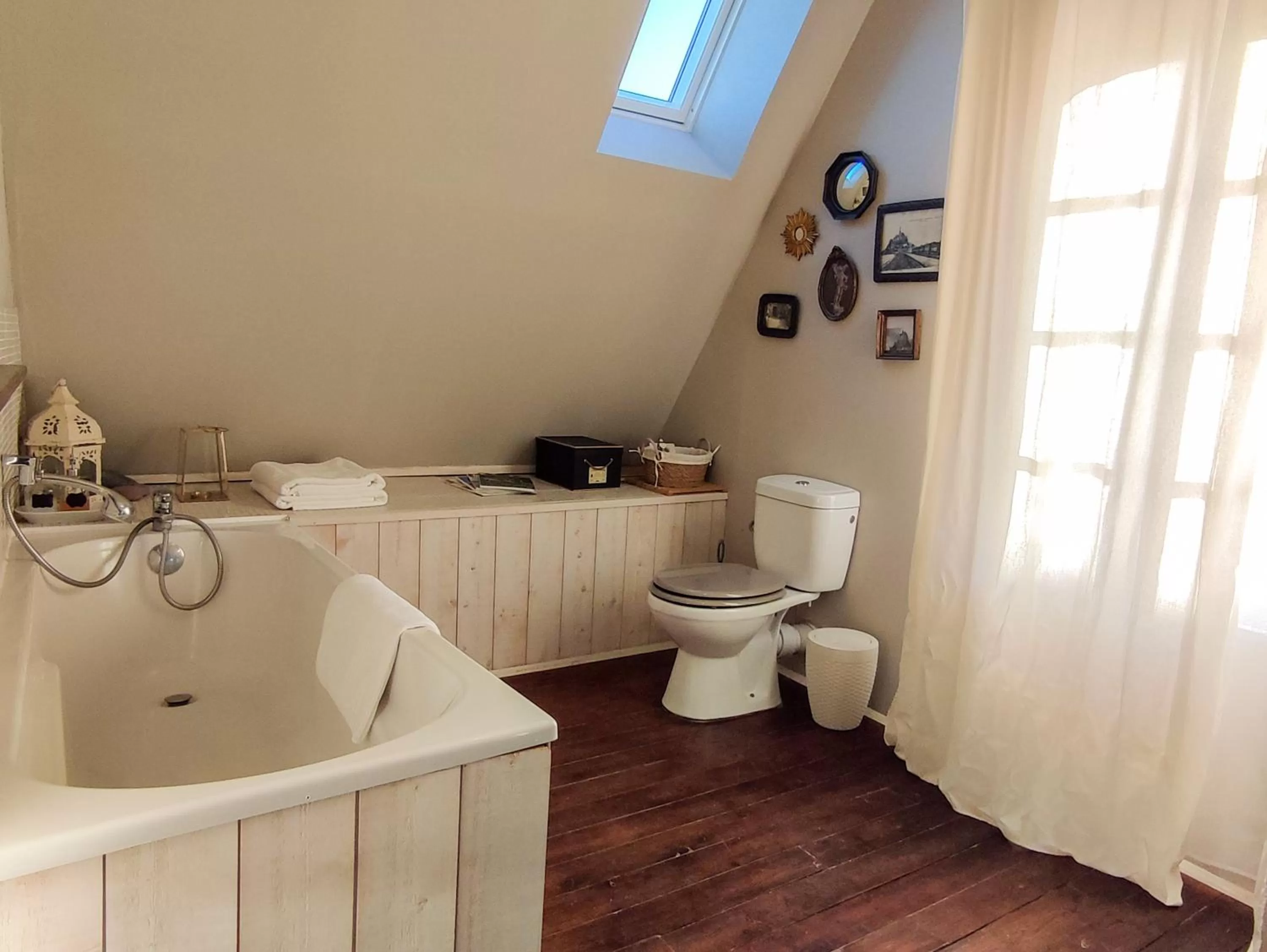 Bathroom in Chambres d'Hotes Le 1900