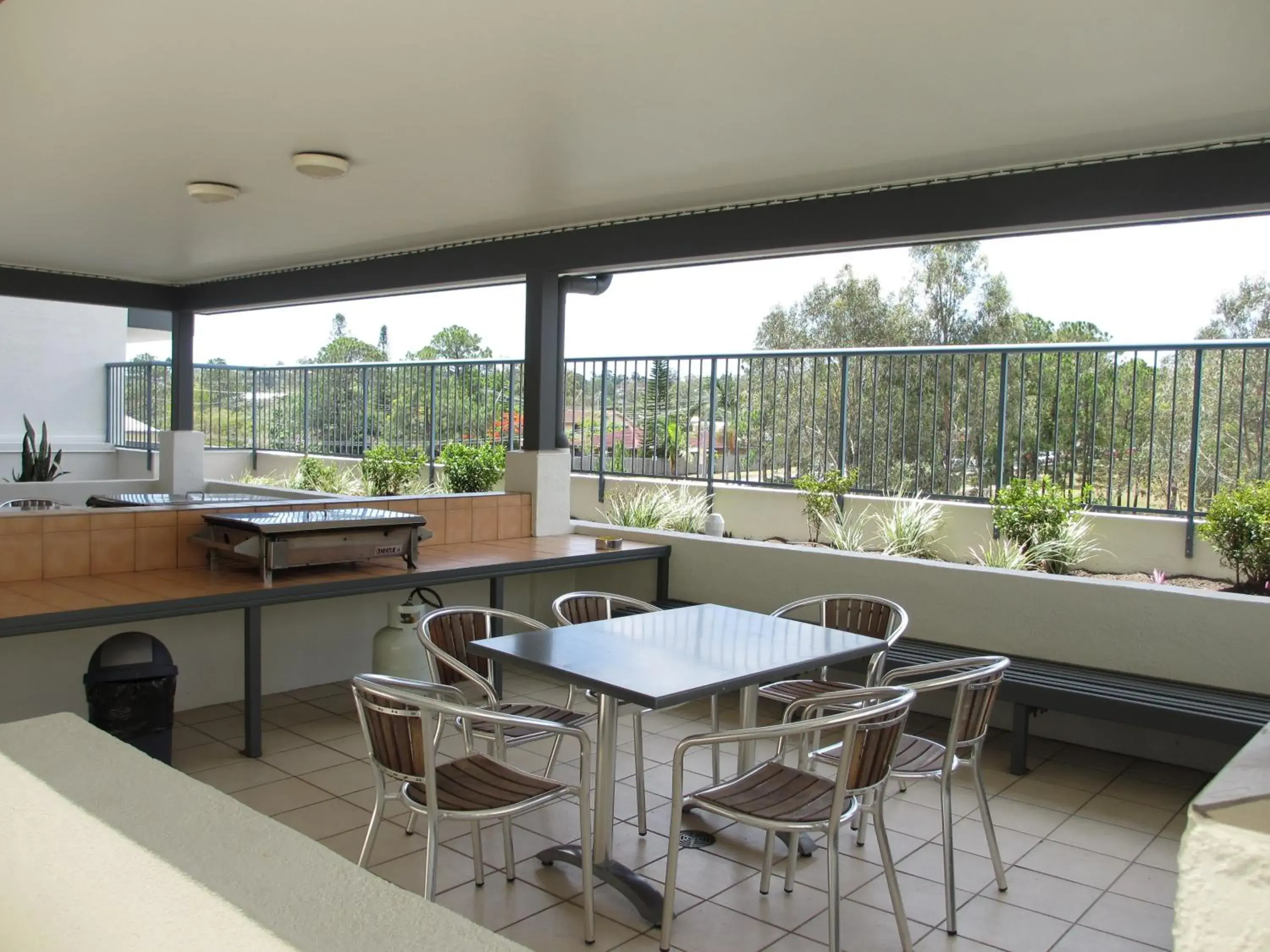 BBQ facilities in Springwood Tower Apartment Hotel