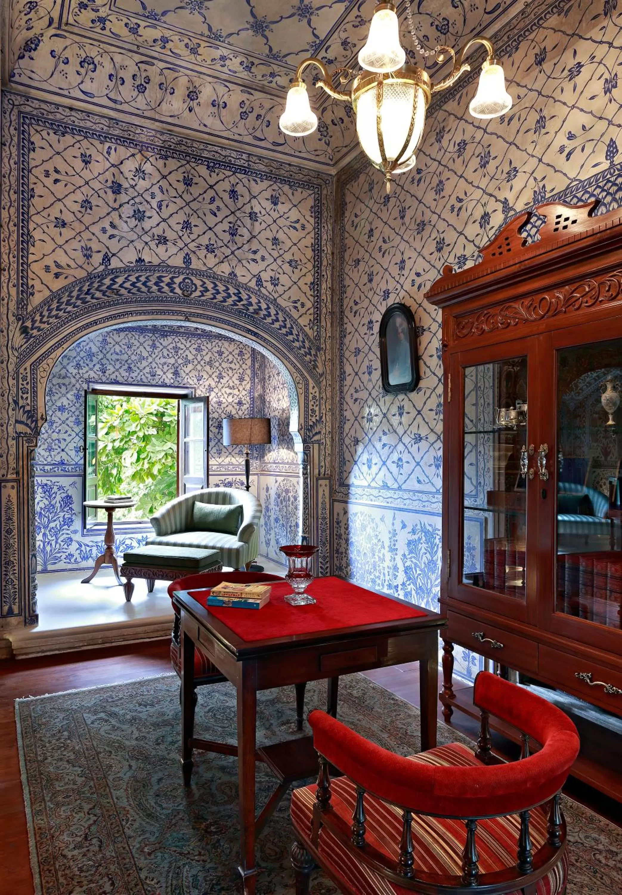 Seating area in Samode Haveli