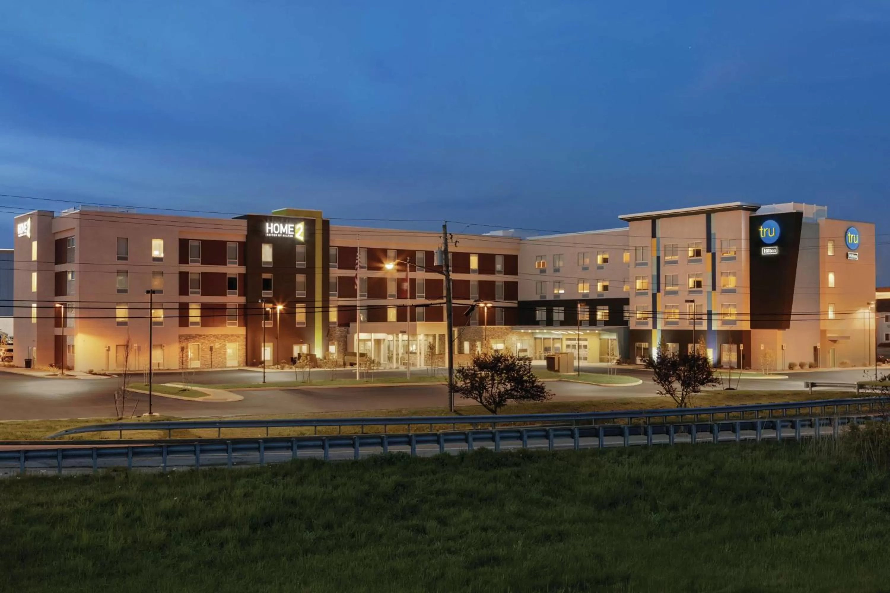 Property building in Tru By Hilton Williamsville Buffalo Airport