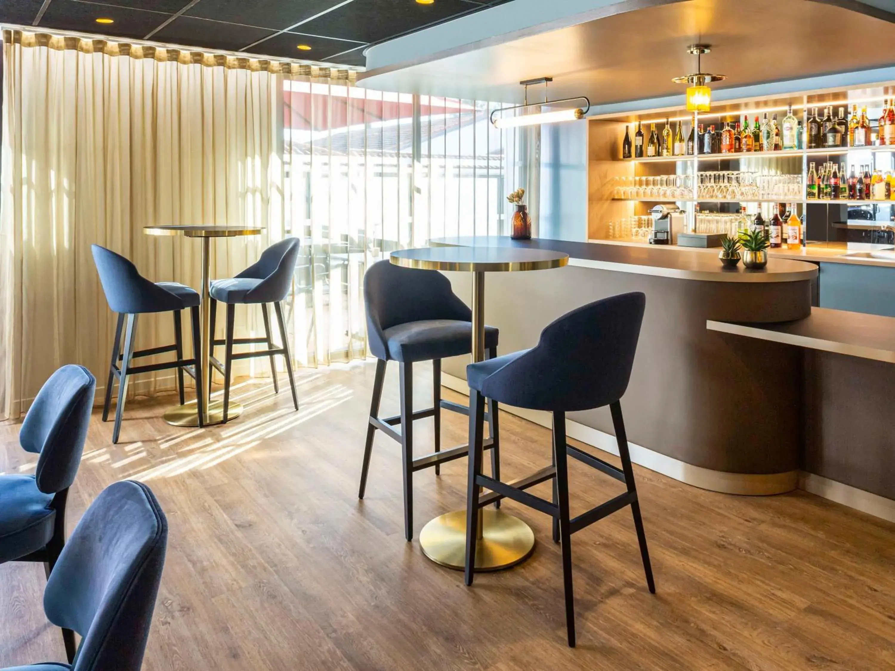 Lounge or bar, Lounge/Bar in Mercure Toulouse Aeroport Blagnac