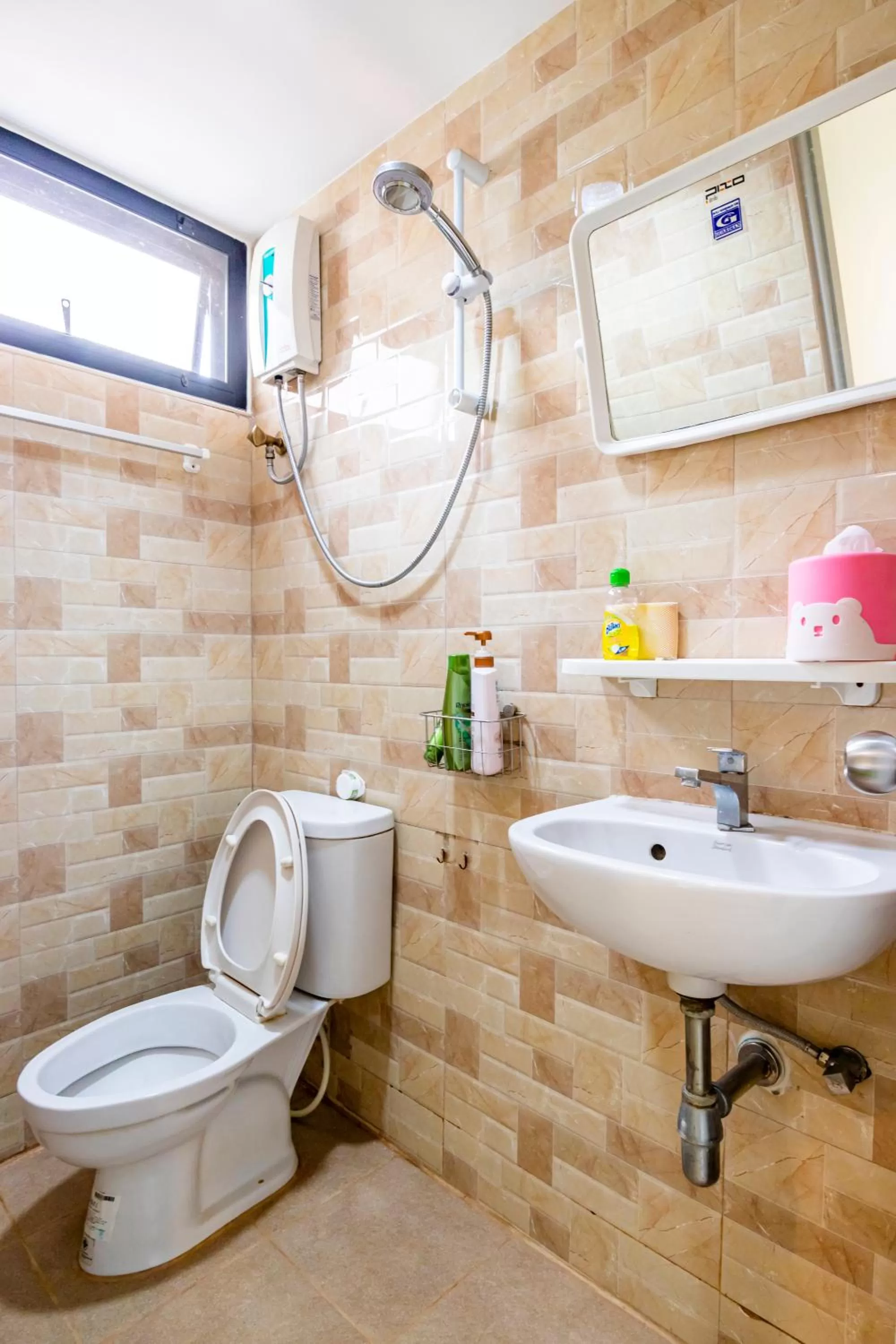 Bathroom in The Cube Sathorn Boutique Hotel เดอะ คิวบ์ สาทร บูติค โฮเทล Near BTS Surasak