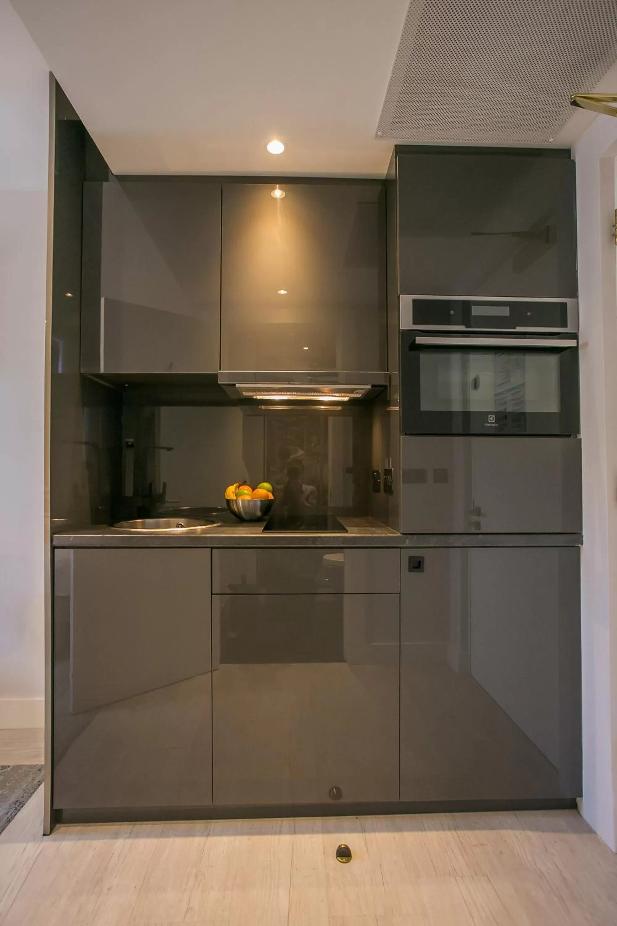 Kitchen or kitchenette, Kitchen/Kitchenette in Grafton Street Studios by City Break Apartments