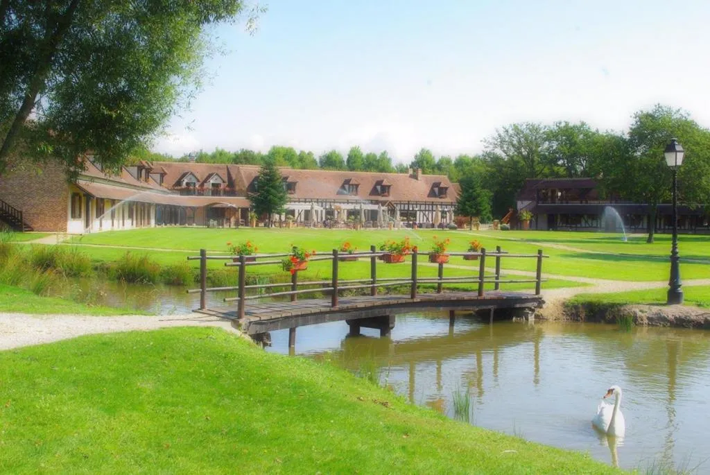 Facade/entrance in L'Orée des Chênes, The Originals Relais