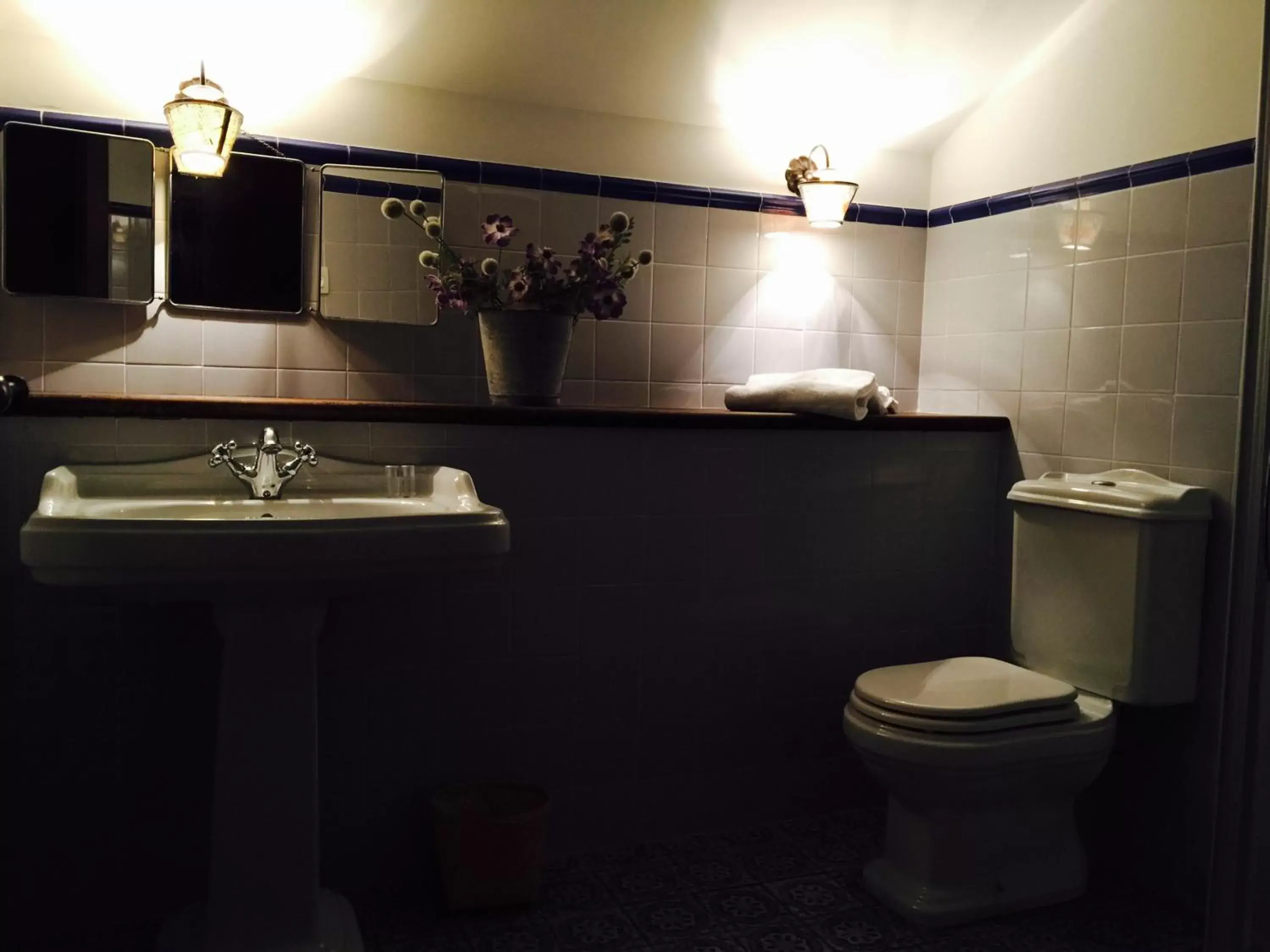 Bathroom in Batzarki