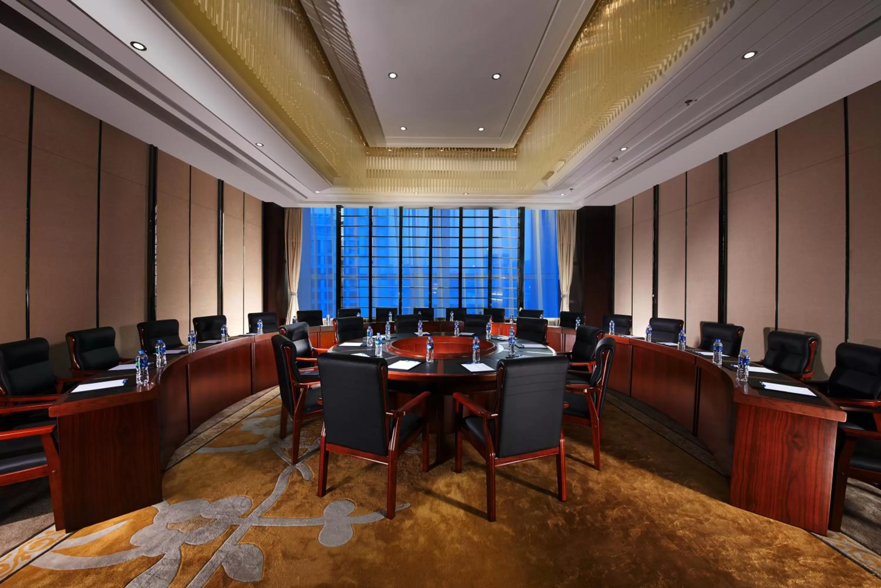 Meeting/conference room in Holiday Inn Express Luoyang City Center by IHG