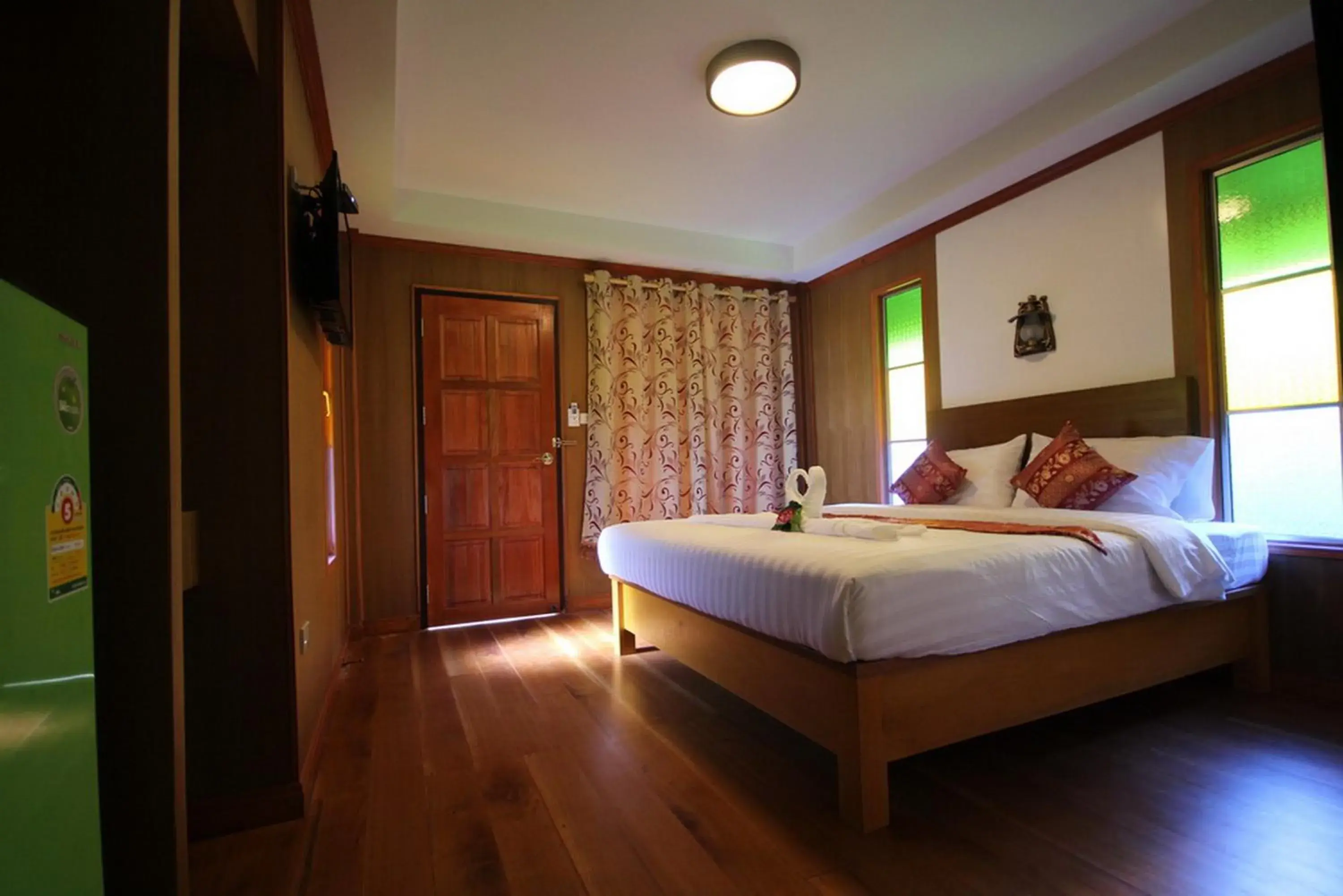 Bed in Lanta Andaleaf Bungalow - SHA Extra Plus