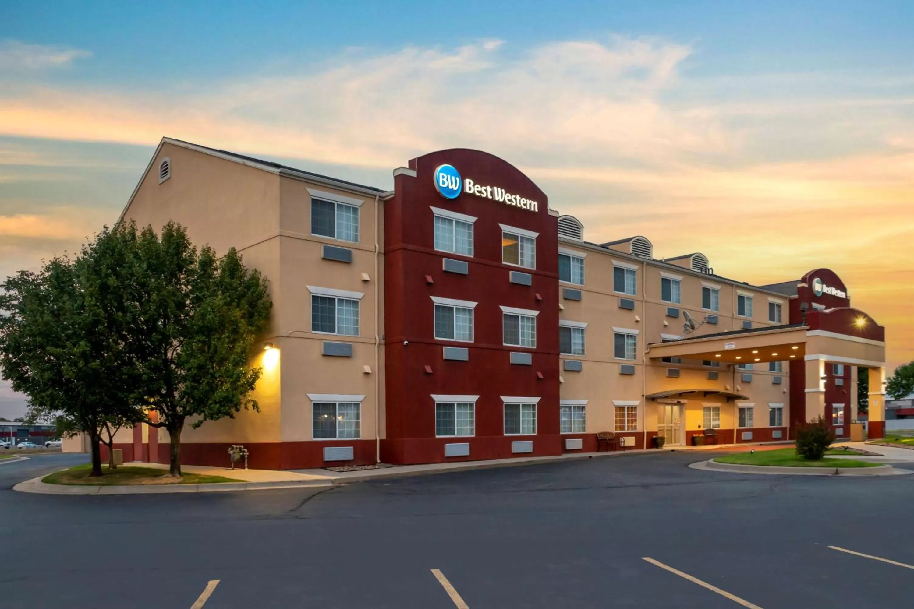 Property building in Best Western Governors Inn and Suites