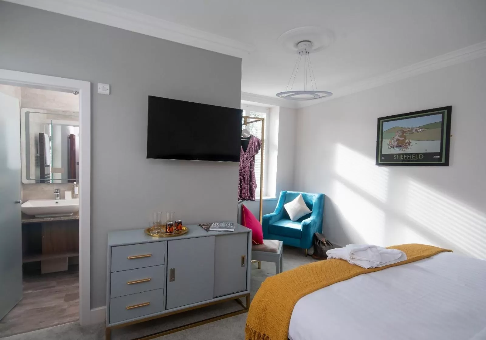 Bedroom, TV/Entertainment Center in The Psalter