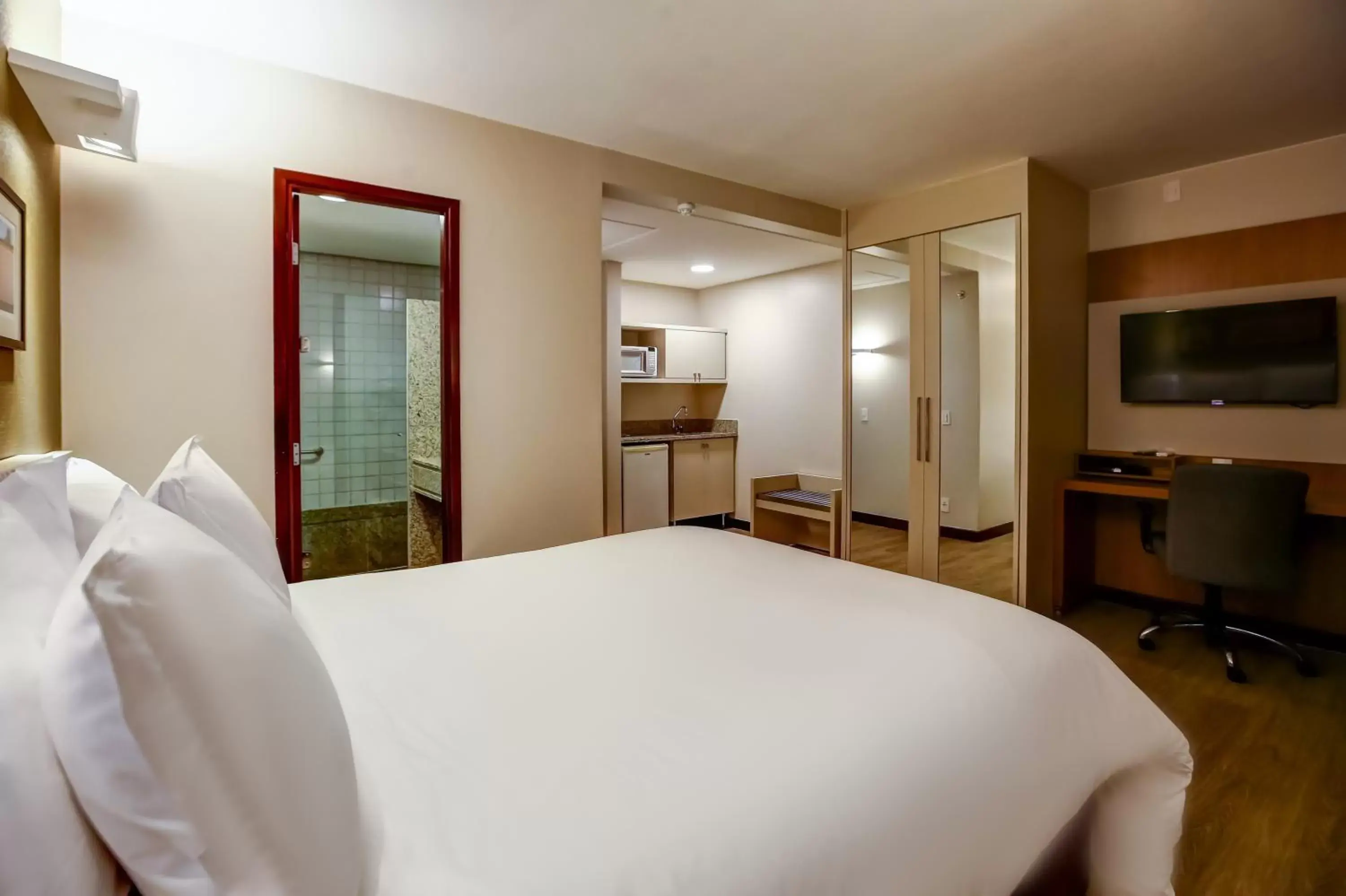 Area and facilities, Bed in Comfort Suites Brasília