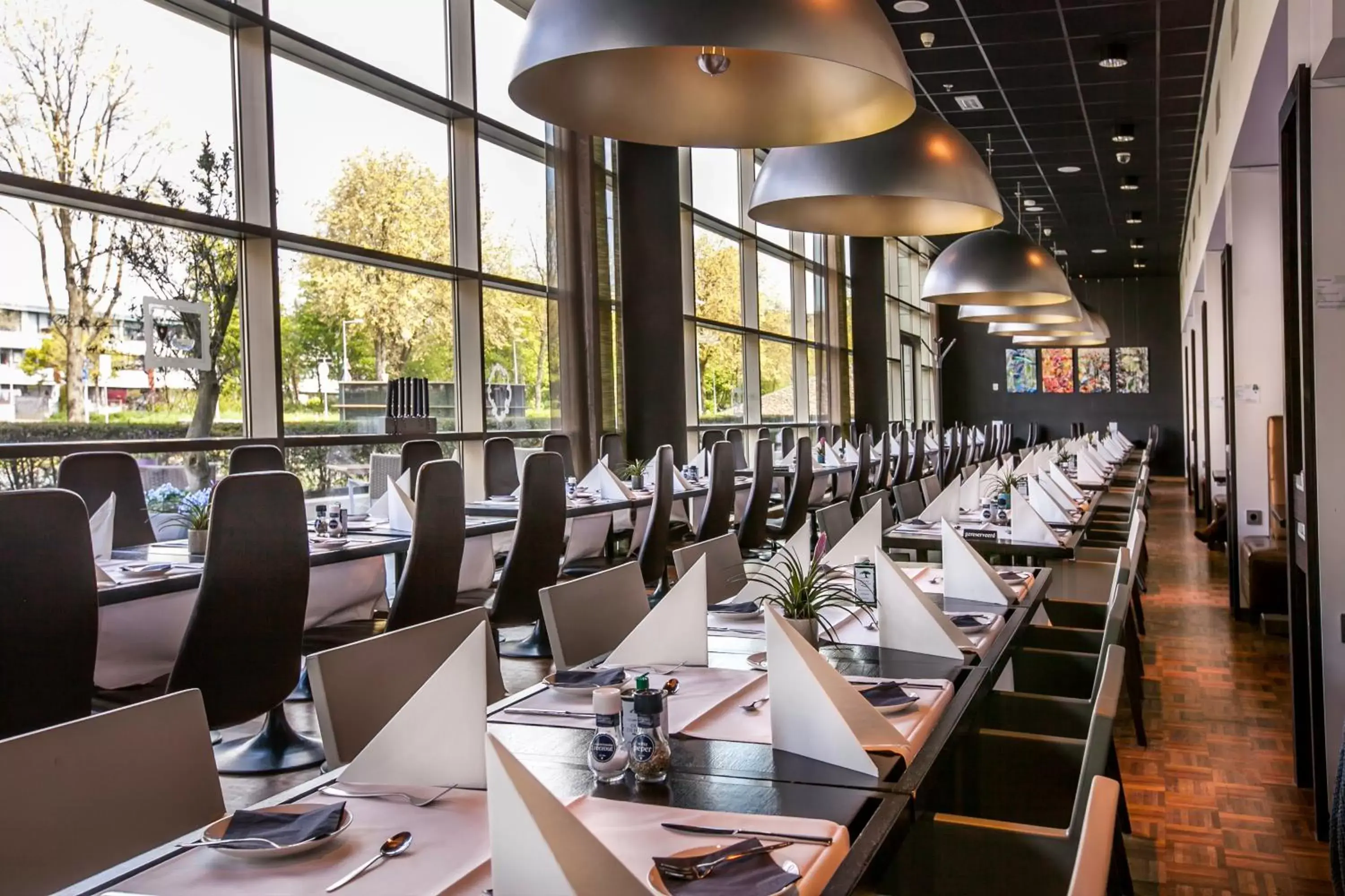 Restaurant/Places to Eat in Dutch Design Hotel Artemis