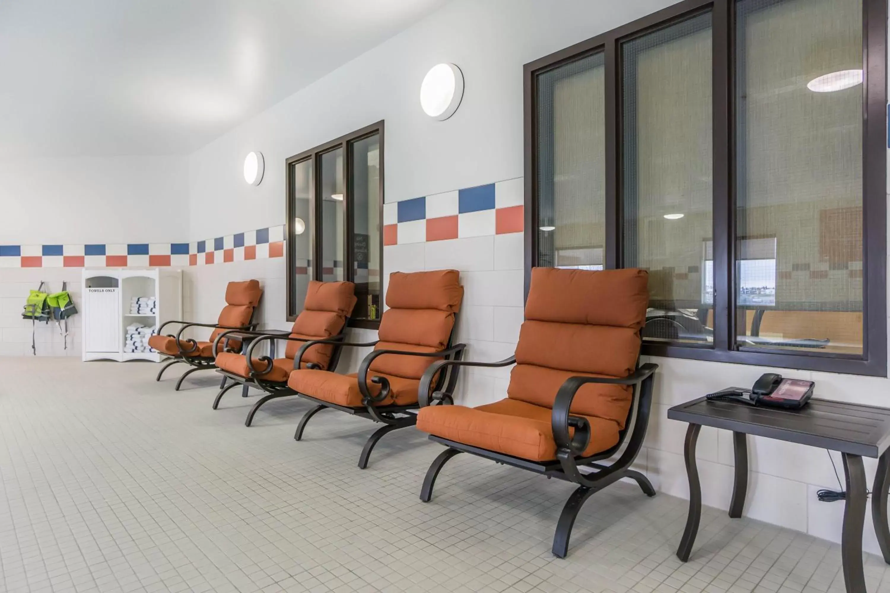Swimming pool in Comfort Inn & Suites Edmonton International Airport