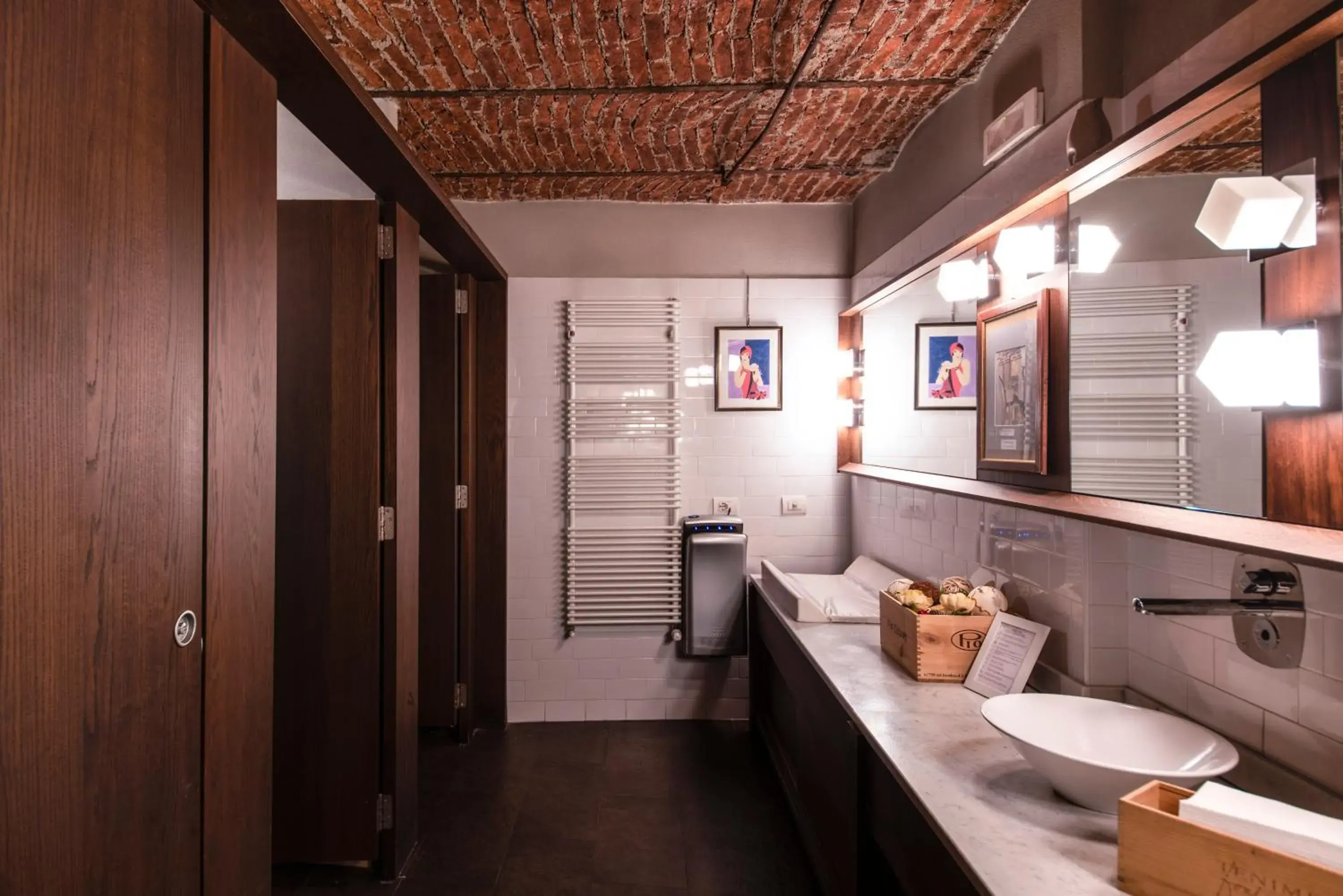 Bathroom in Hotel Osteria della Pista