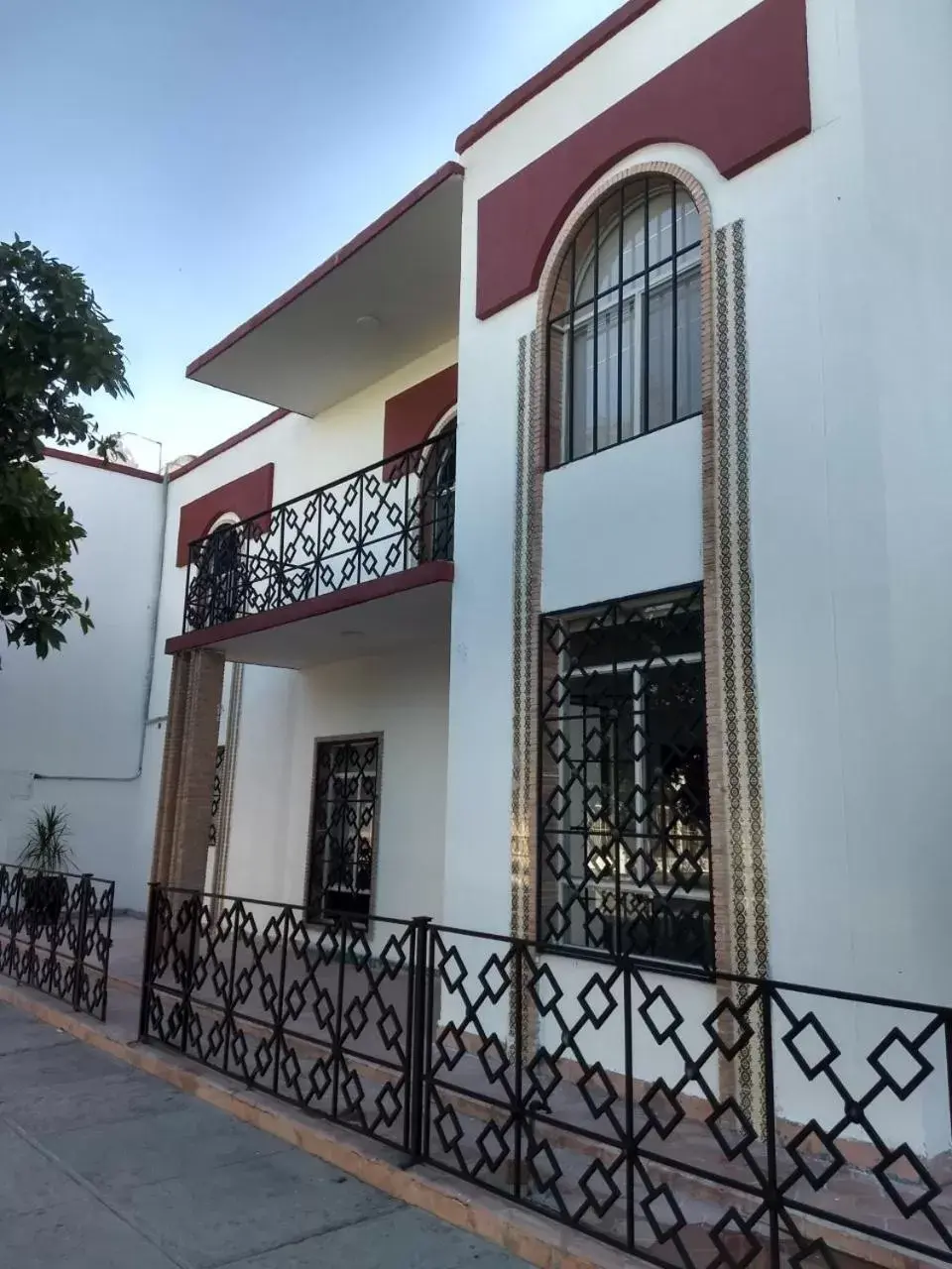 Facade/entrance in Hotel del Bosque