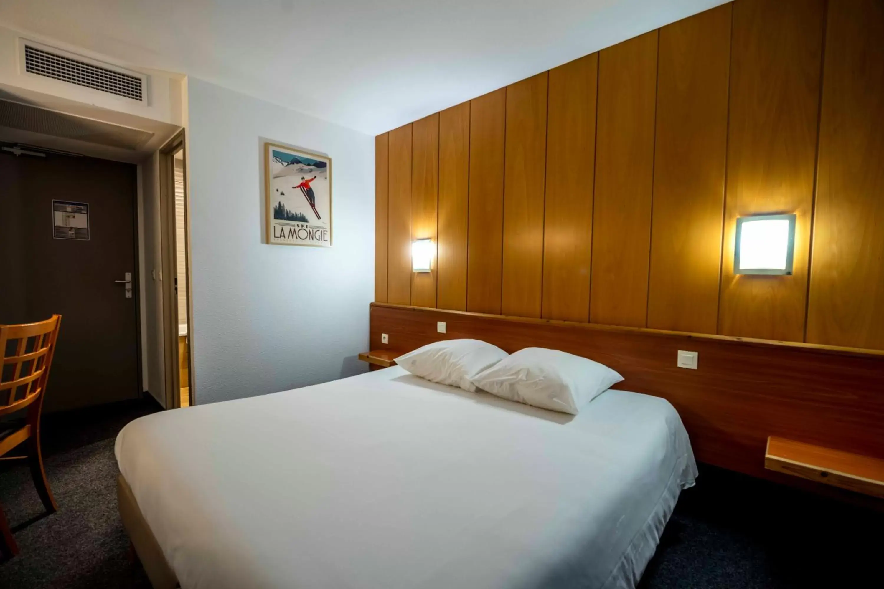 Superior Double Room in Ostal Pau Universite - Sure Hotel Collection by Best Western Superior Double Room in Ostal Pau Universite - Sure Hotel Collection by Best Western
