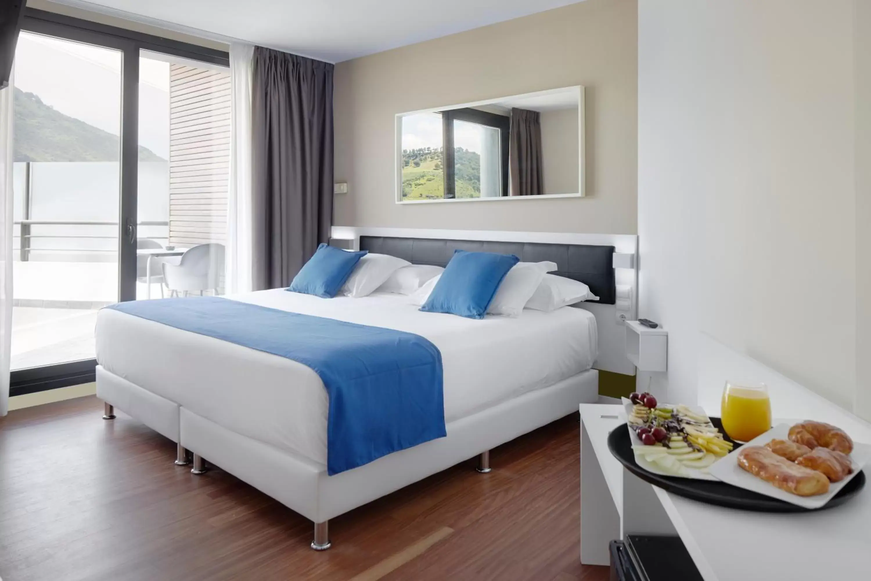 Photo of the whole room, Bed in Hotel & Thalasso Villa Antilla - Habitaciones con Terraza - Thalasso incluida