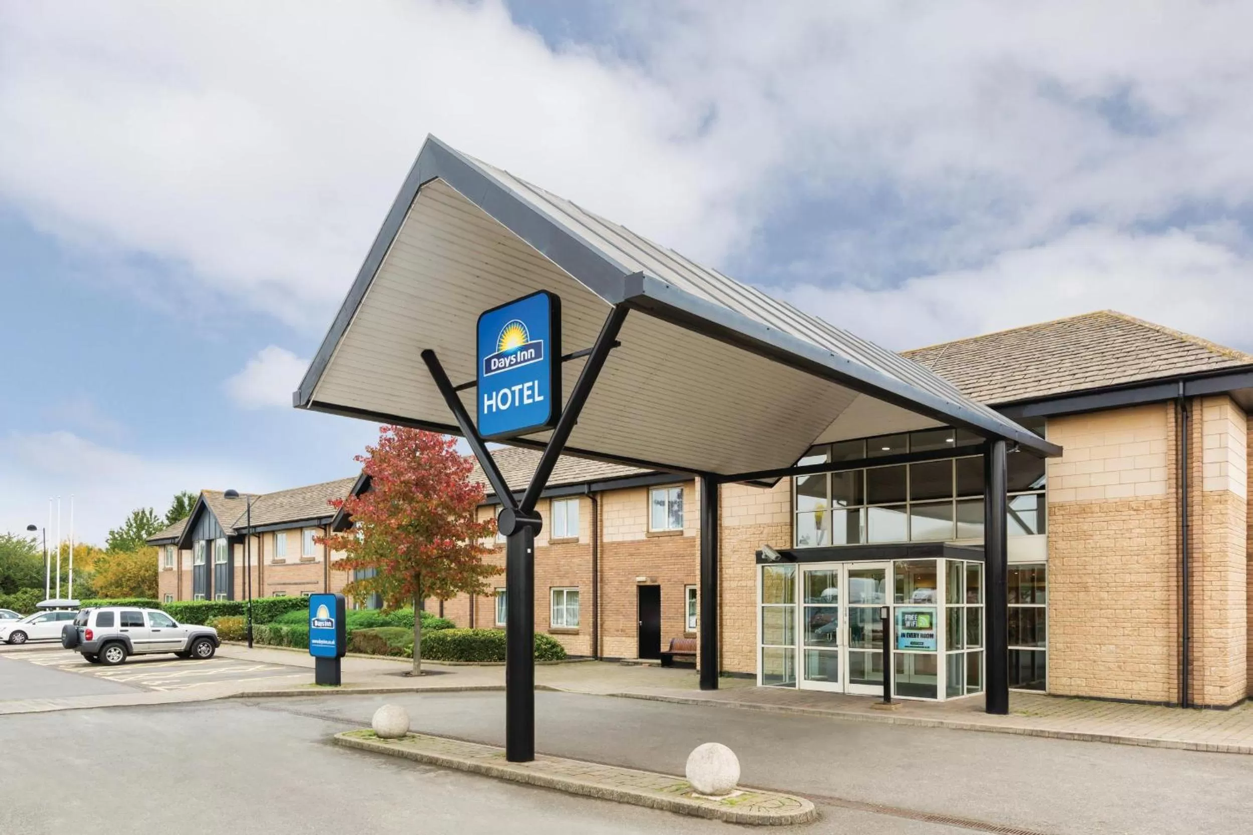 Property building in Days Inn Peterborough