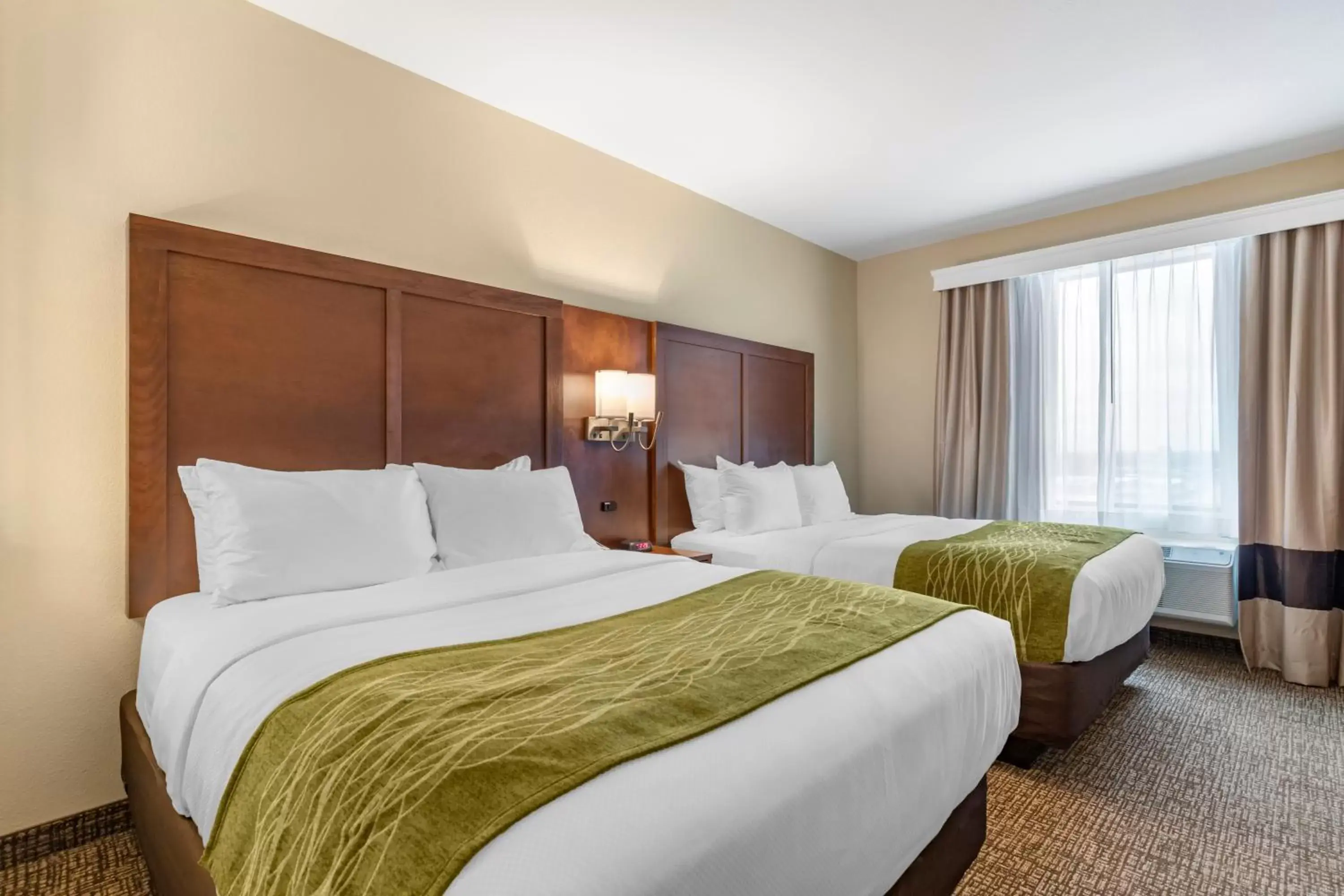 Queen Suite with Two Queen Beds - Non-Smoking in Comfort Suites San Antonio Ft. Sam Houston/SAMMC Area
