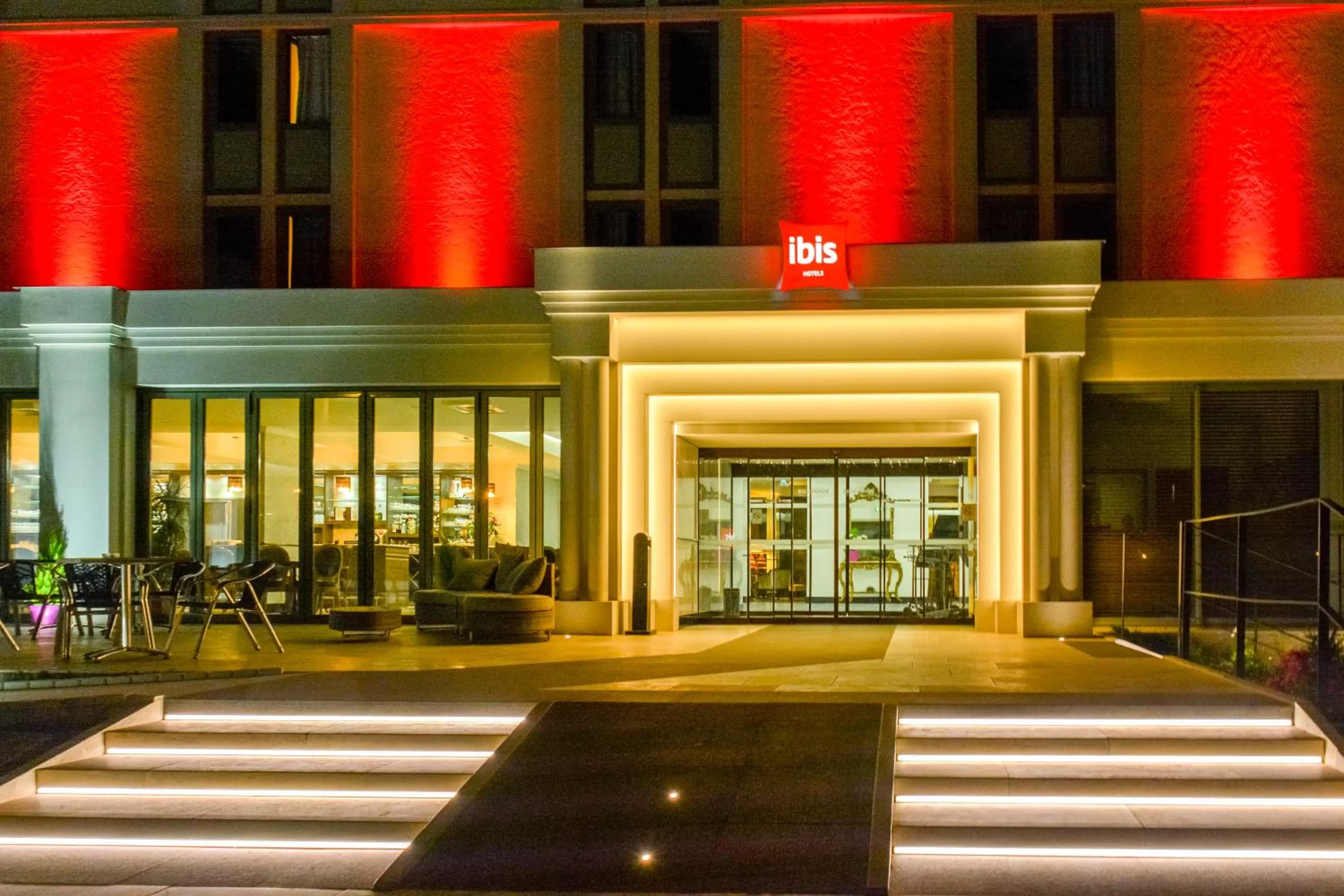 Facade/entrance in ibis Périgueux Centre
