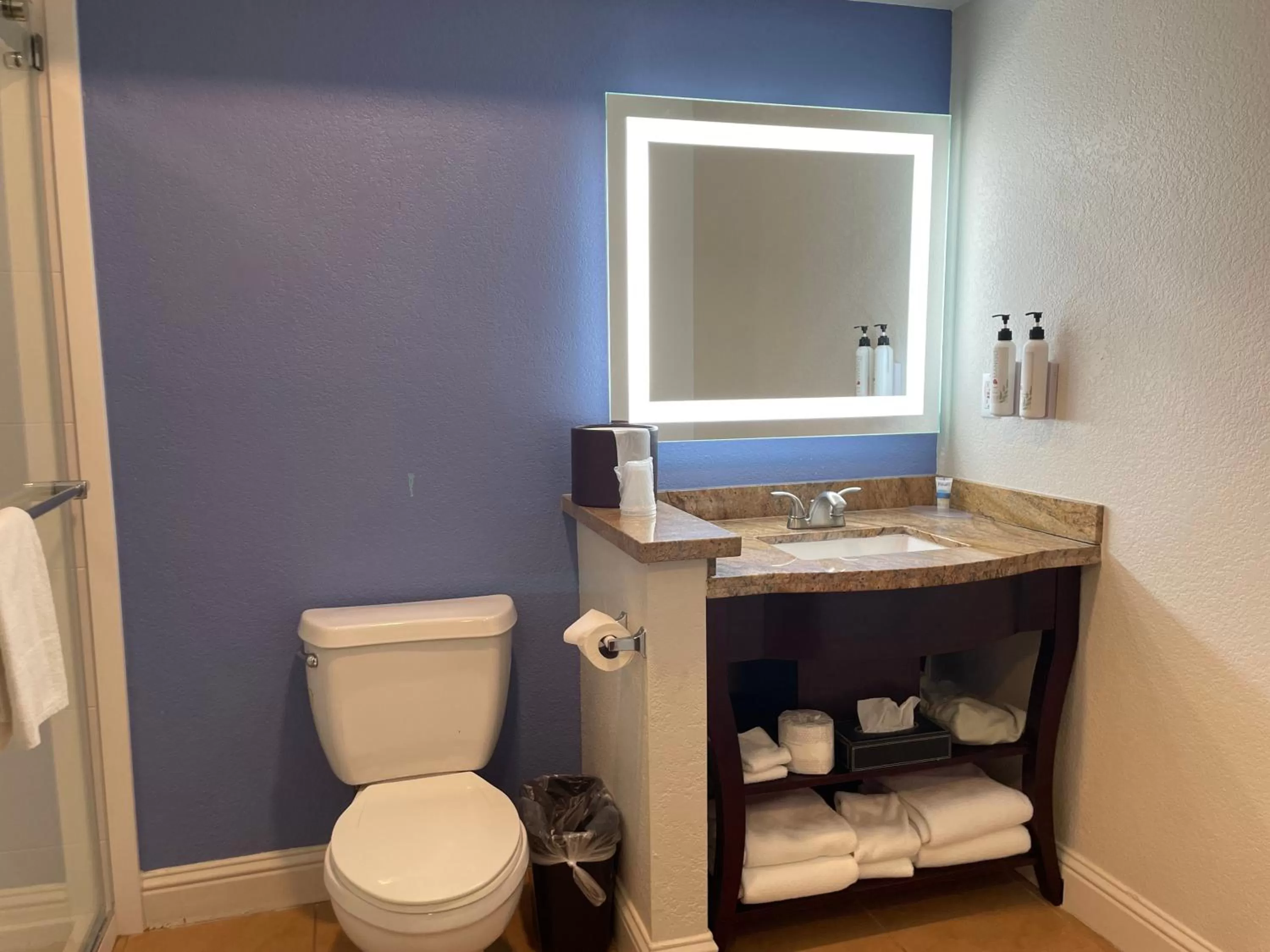 Bathroom in Hotel Solares