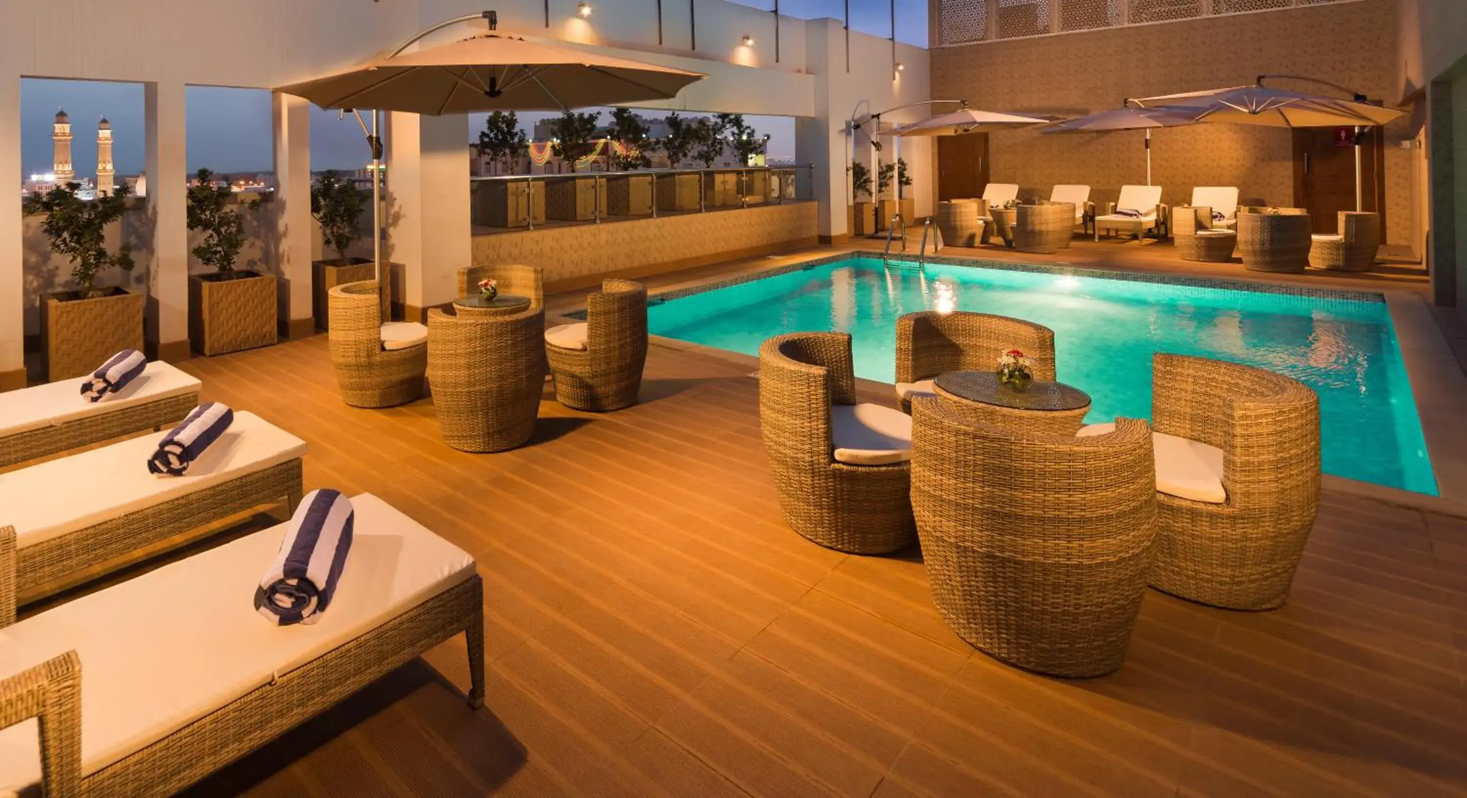 Swimming pool, Lounge/Bar in IntercityHotel Salalah by Deutsche Hospitality