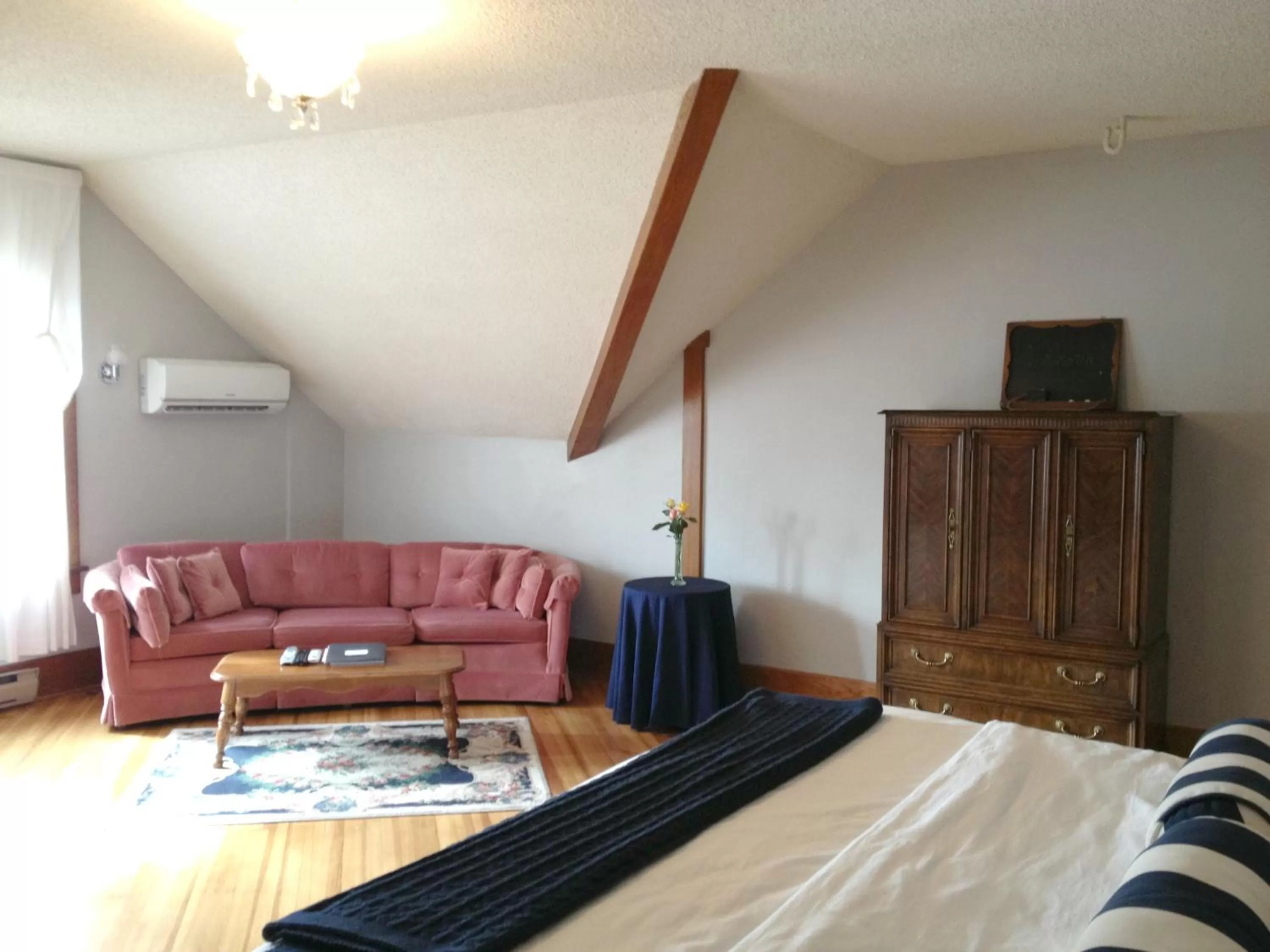 The Inn at Ragged Edge