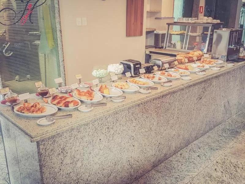 Restaurant/places to eat in Jardim Hotel