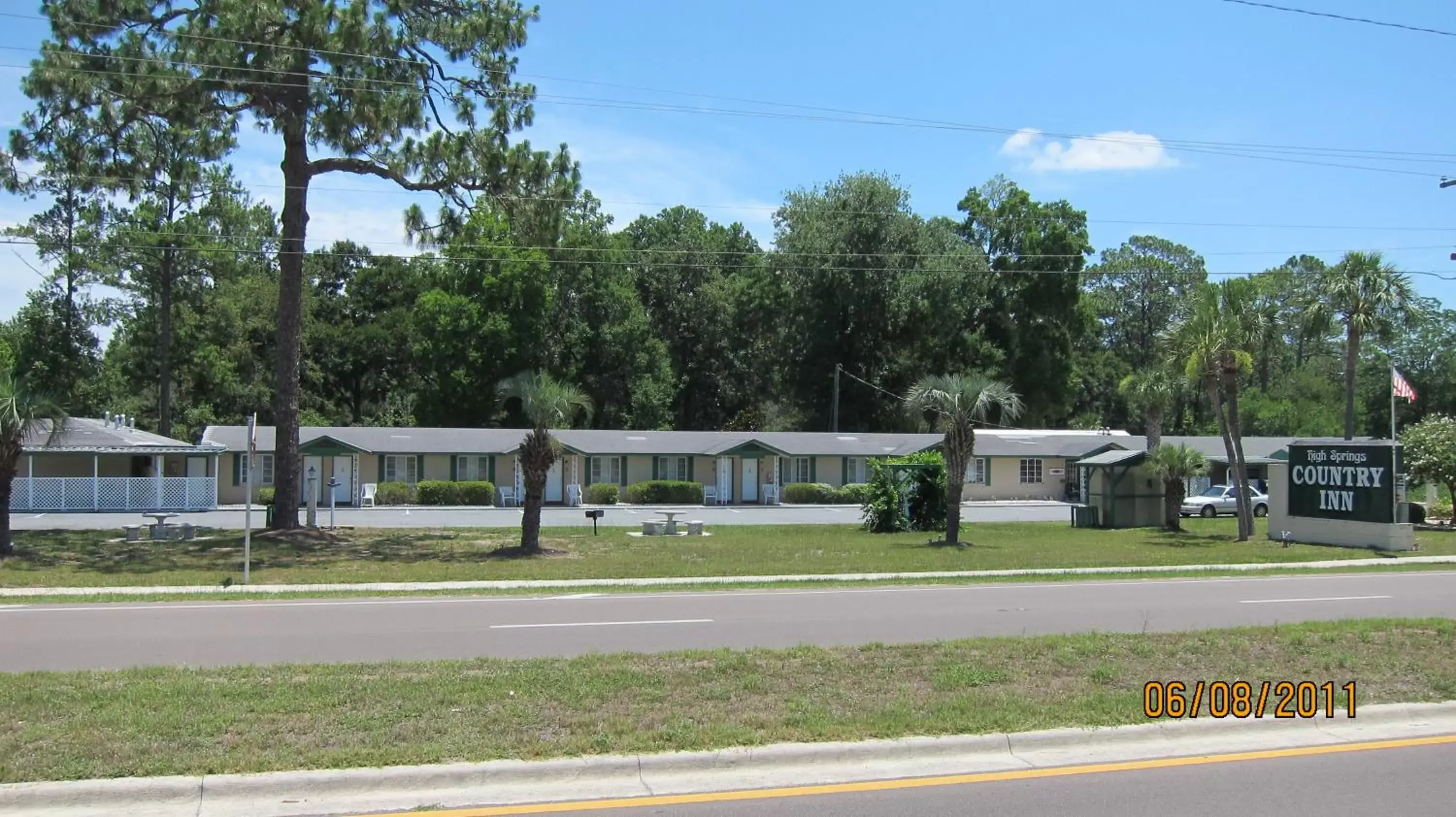 Property Building in High Springs Country Inn