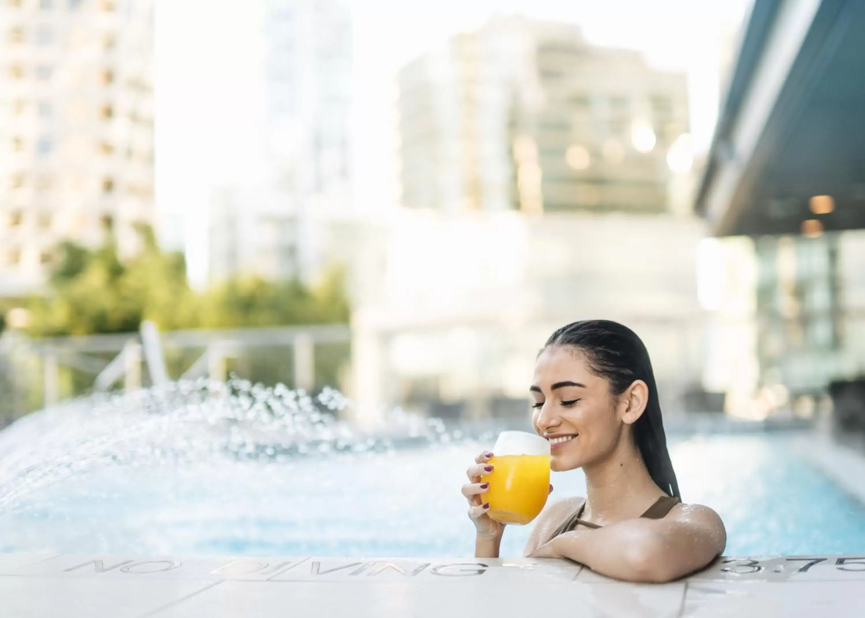 Swimming pool in Shangri-La Vancouver