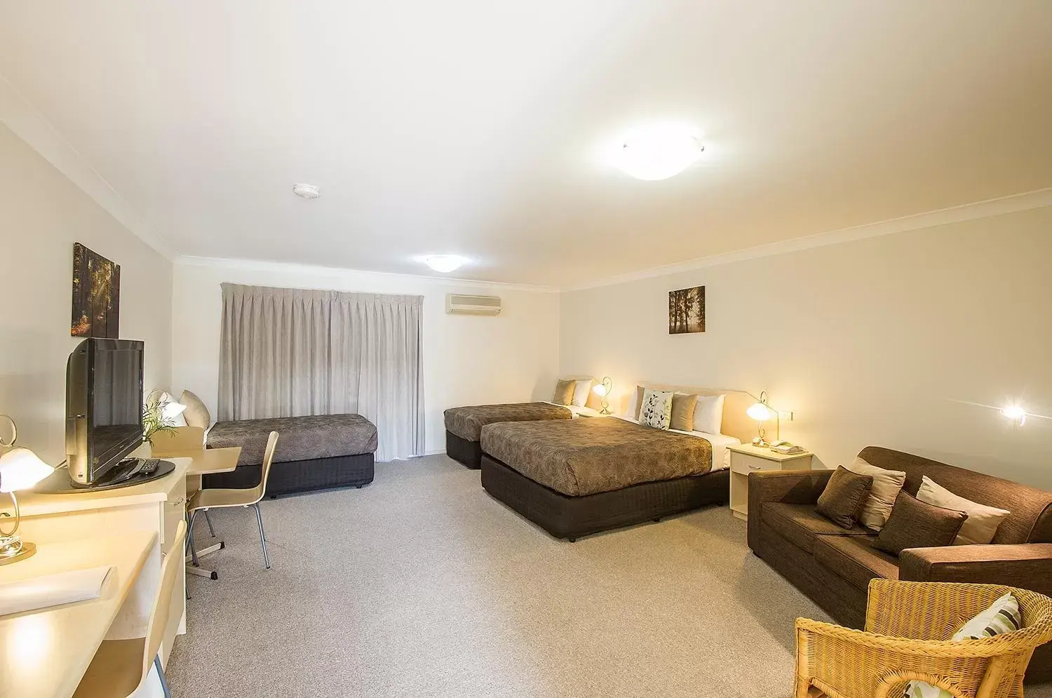 Seating Area in Tuckerbox Motor Inn