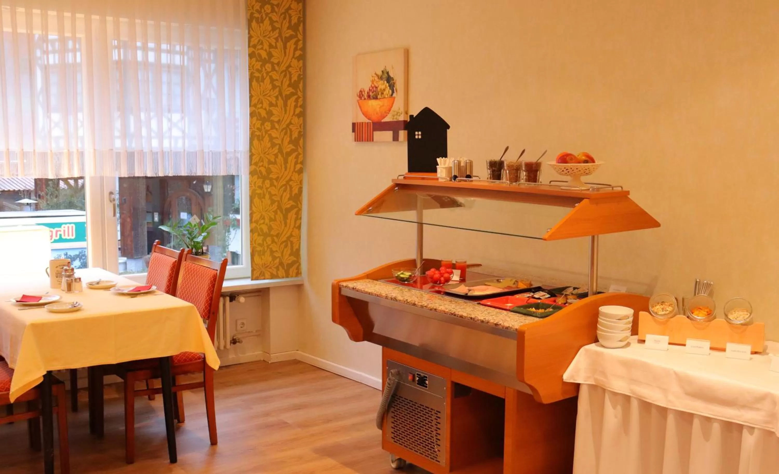 Food and drinks, Restaurant/Places to Eat in Haus Hubertus