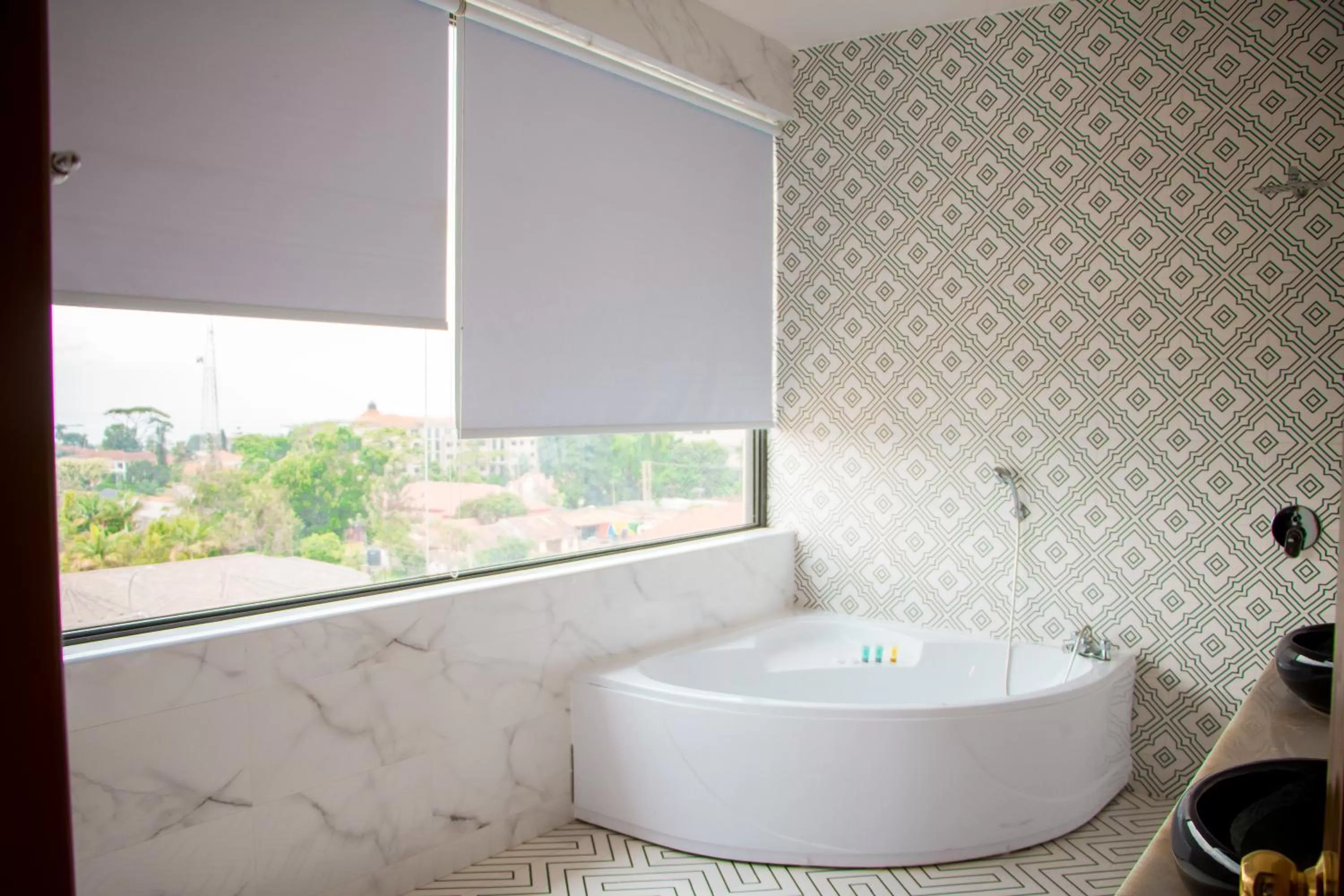 Bathroom in Hotel Horizon Entebbe