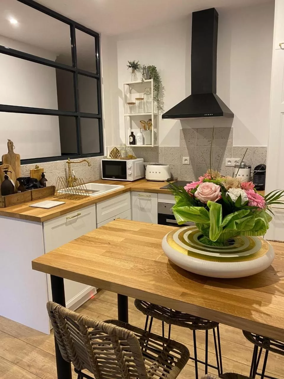 Communal kitchen in Maison Farol