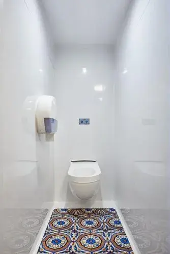 Toilet, Bathroom in hotelF1 Grenoble Université