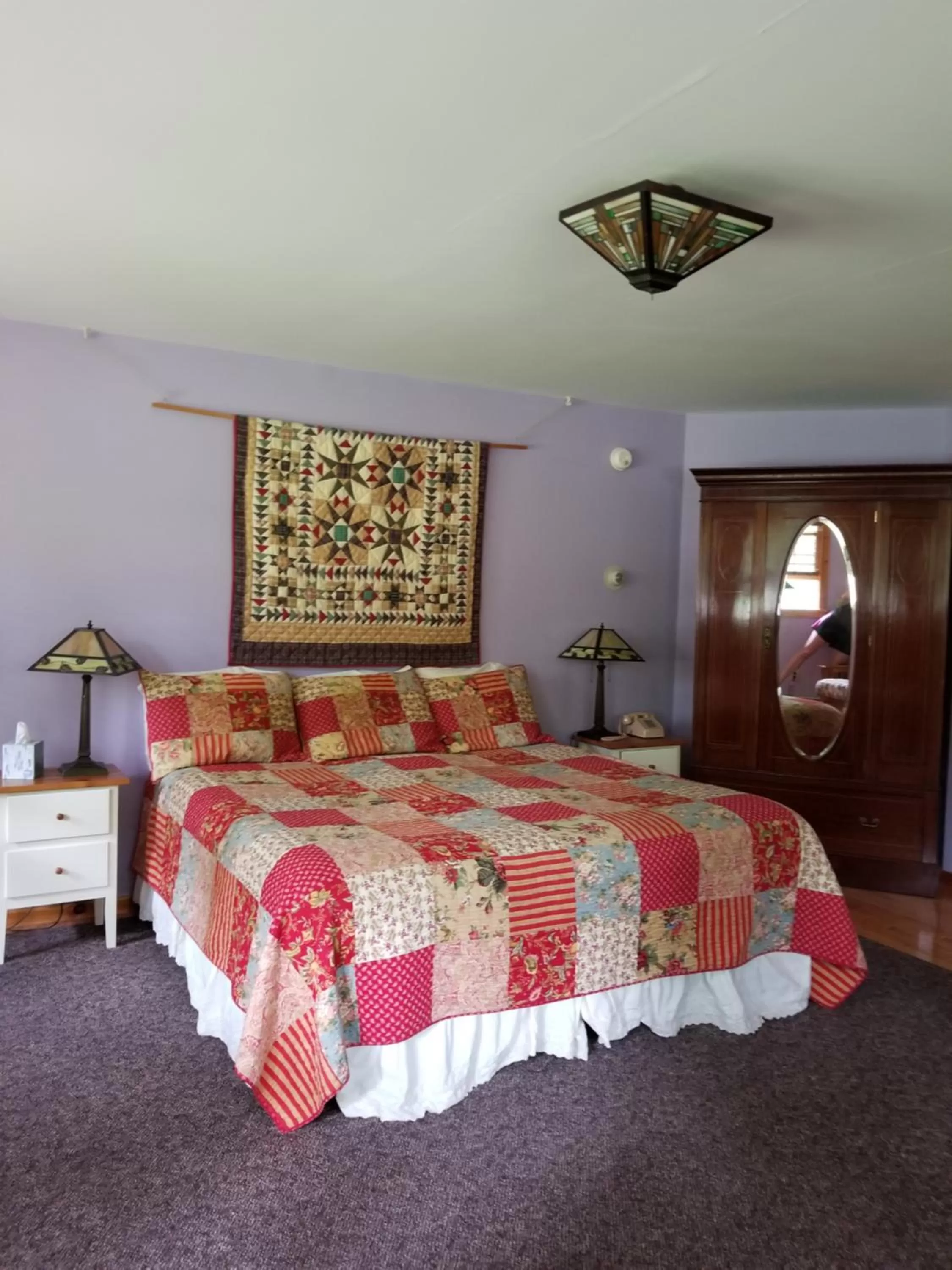 Bed in Trails End Inn